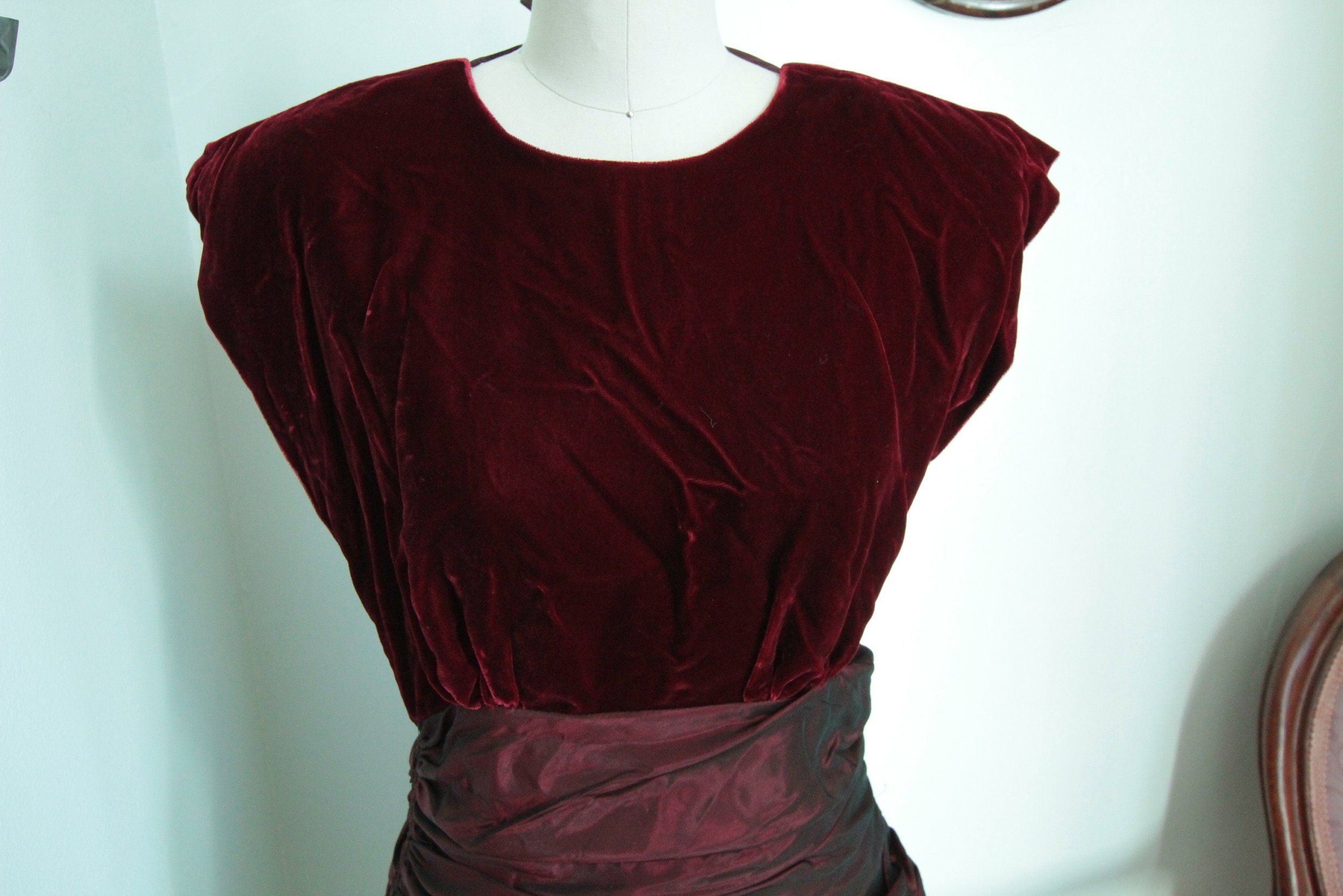 https://i.etsystatic.com/15588832/r/il/99ff4d/2154641615/il_fullxfull.2154641615_gjl5.jpg