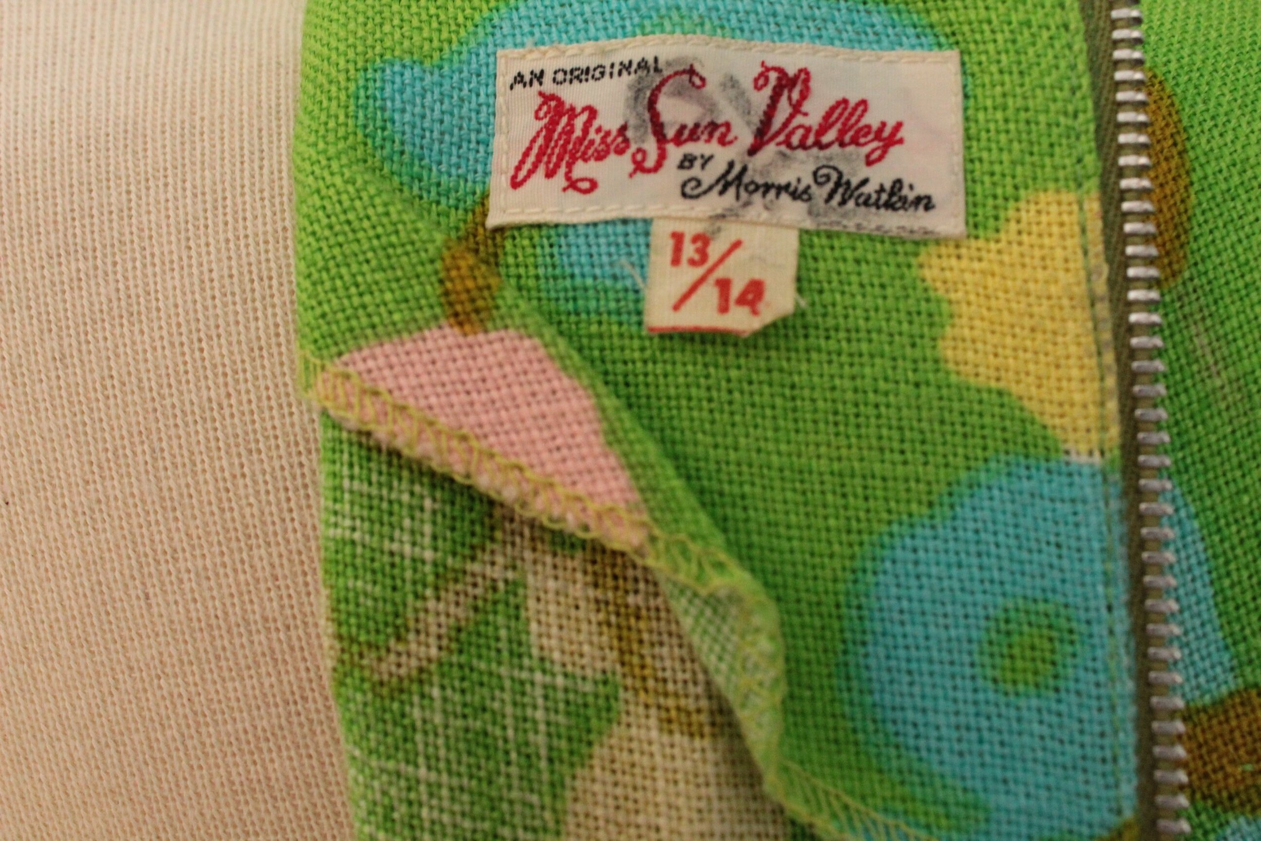 https://i.etsystatic.com/15588832/r/il/0b9df0/2406223205/il_fullxfull.2406223205_mbji.jpg