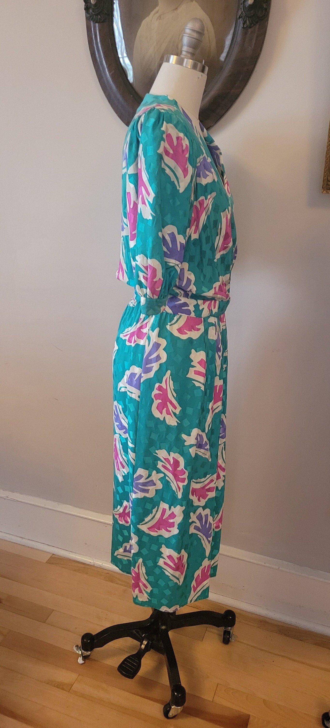 https://i.etsystatic.com/15588832/r/il/88e8eb/4661974693/il_fullxfull.4661974693_l8hn.jpg