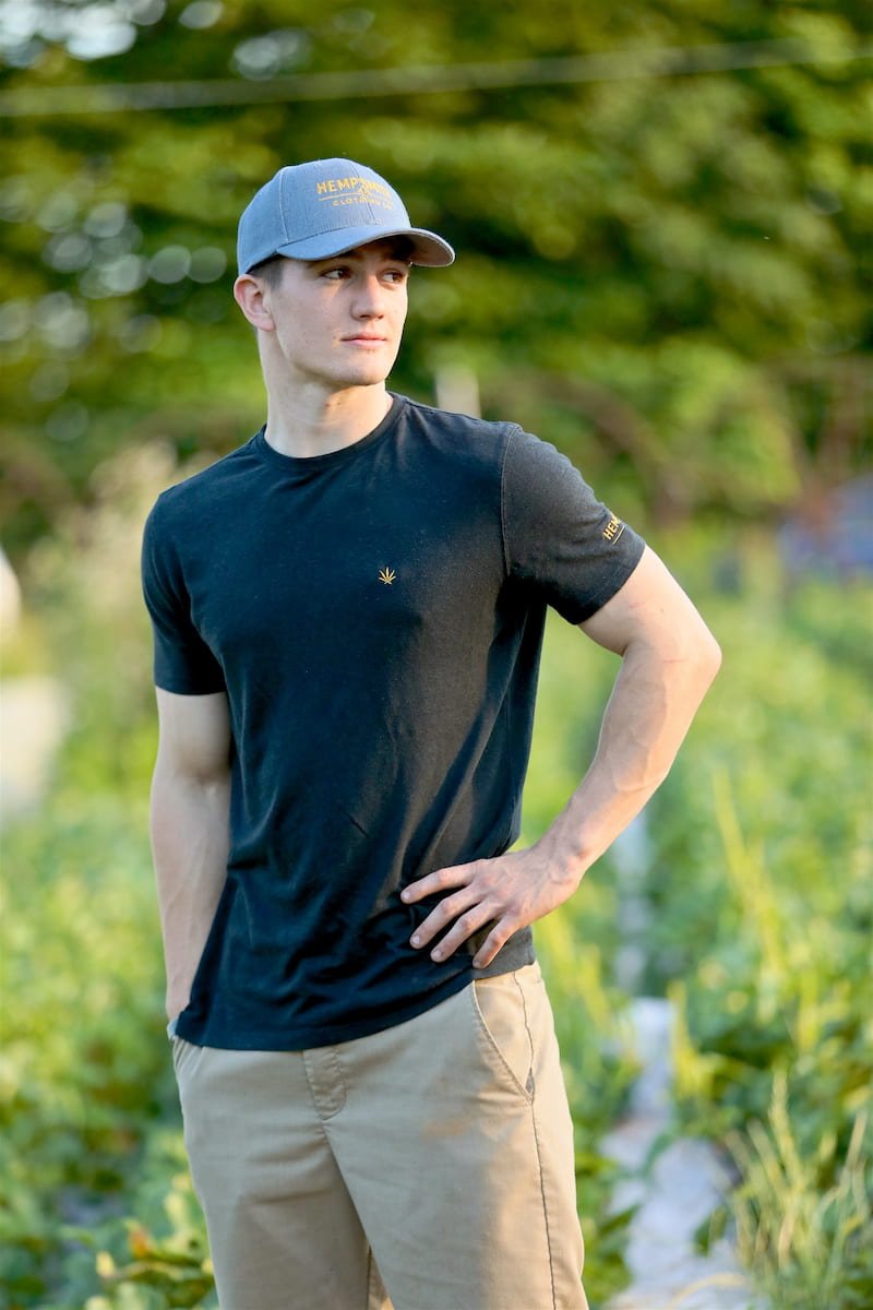 Model-Black-Leaf-Tee.jpg