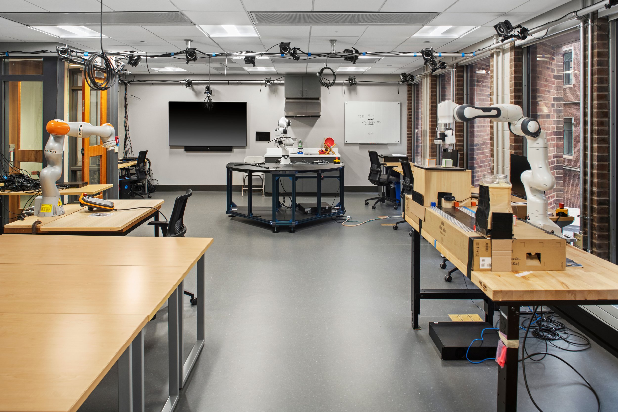 LABS | MAKER SPACES