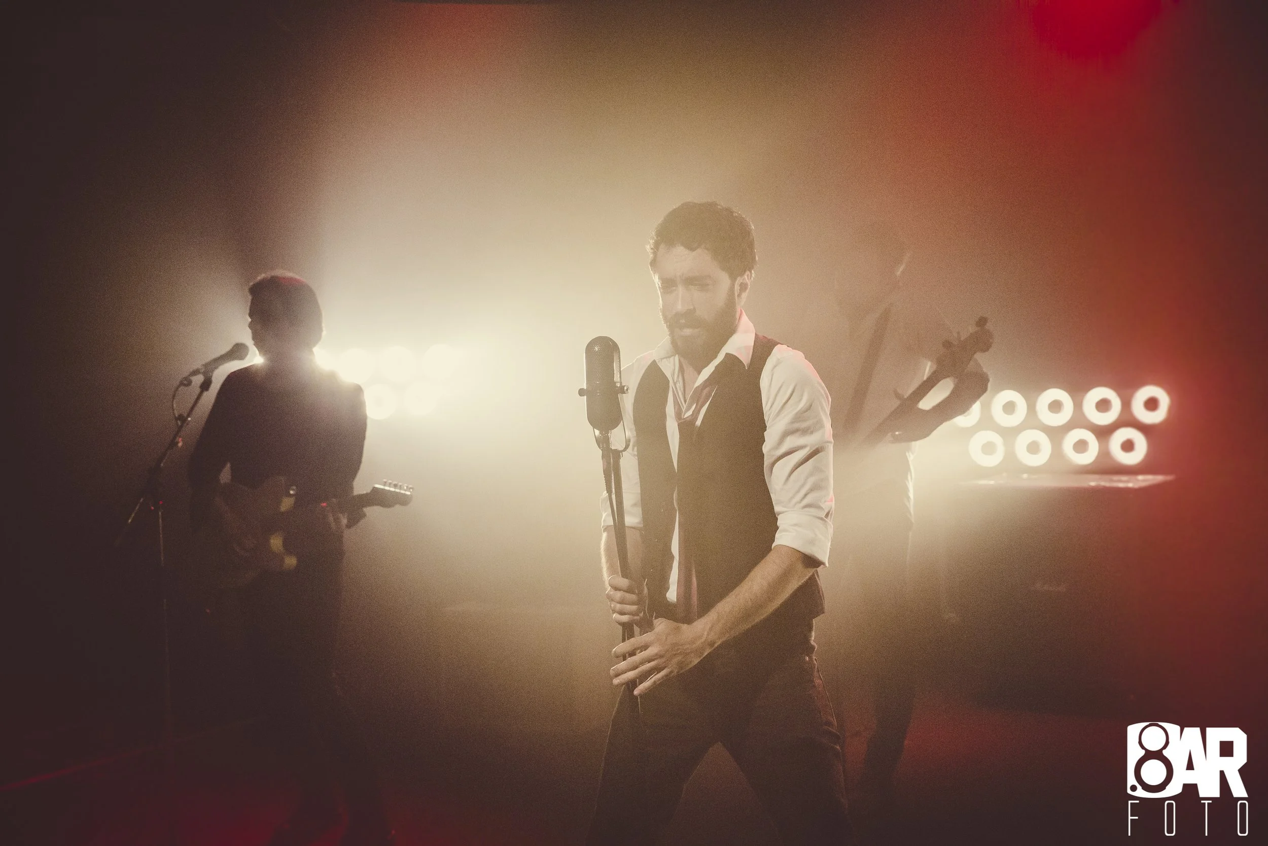 Foto promocional del videoclip de La Canción del Buen amor, de Miguel Ramiro.