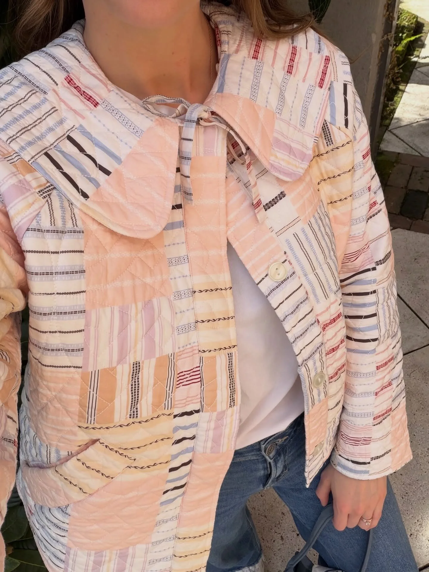 The perfect quilted jacket for breezy Spring days, mornings at the farmers market and brunch by the sea🌸

Comment YES PLEASE for the link🫶🏼