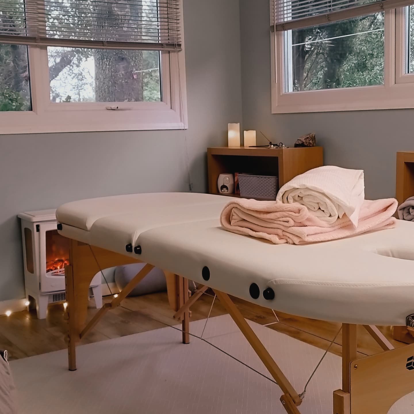💕 Welcome Home 💕

Did you know I have my very own beautiful, private studio? Nestled between Nottingham and Derby, near Long Eaton, this charming little space has been thoughtfully curated to feel calming, cosy, and inviting &ndash; a true escape f