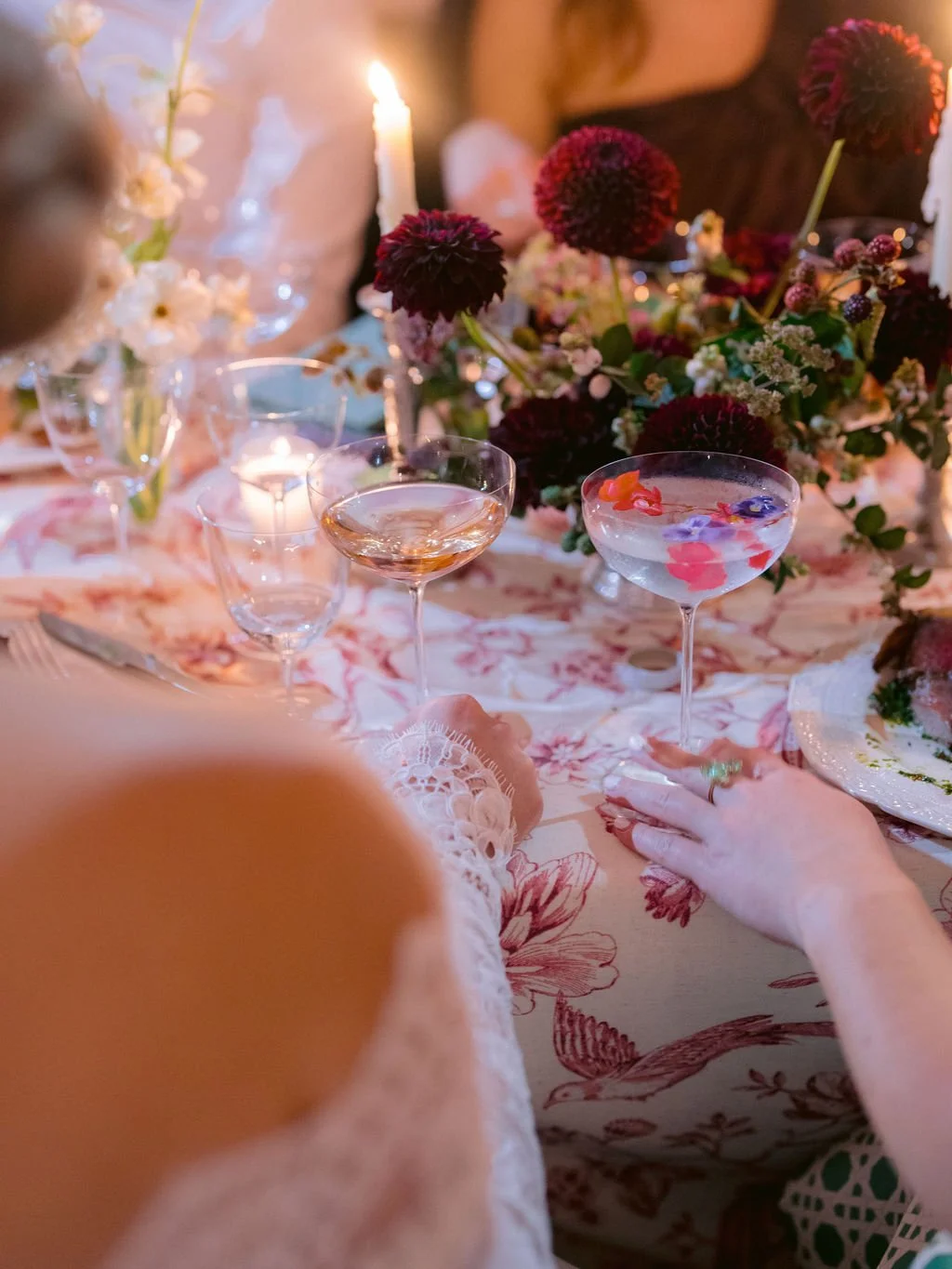 laurie-arons-special-events-montana-family-estate-wedding-edible-flower-cocktail-dahlia-centerpiece-toile-linens-luxury-tented-wedding.jpg
