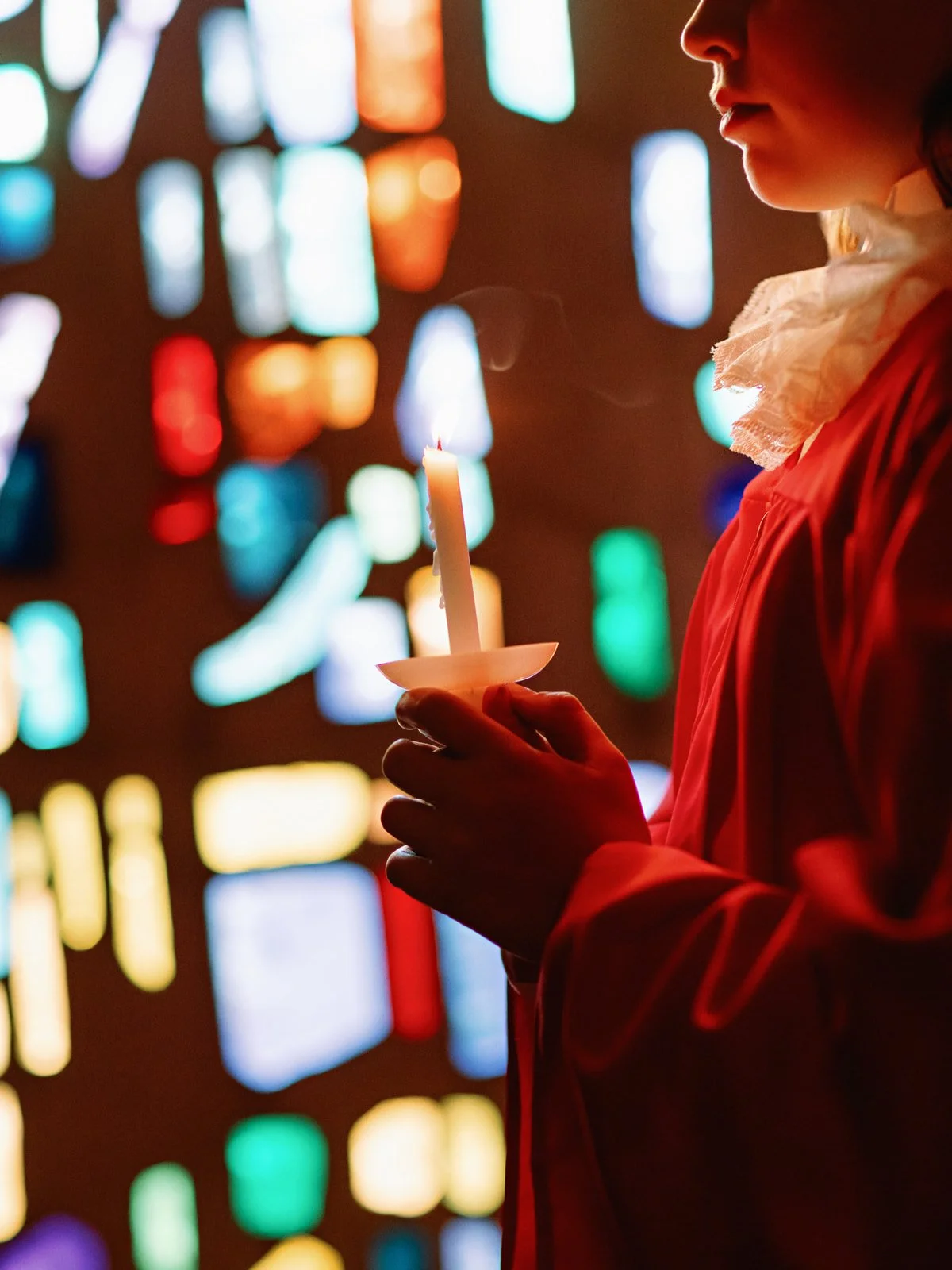 holiday-wedding-candlelight-stained-glass-detail.jpg