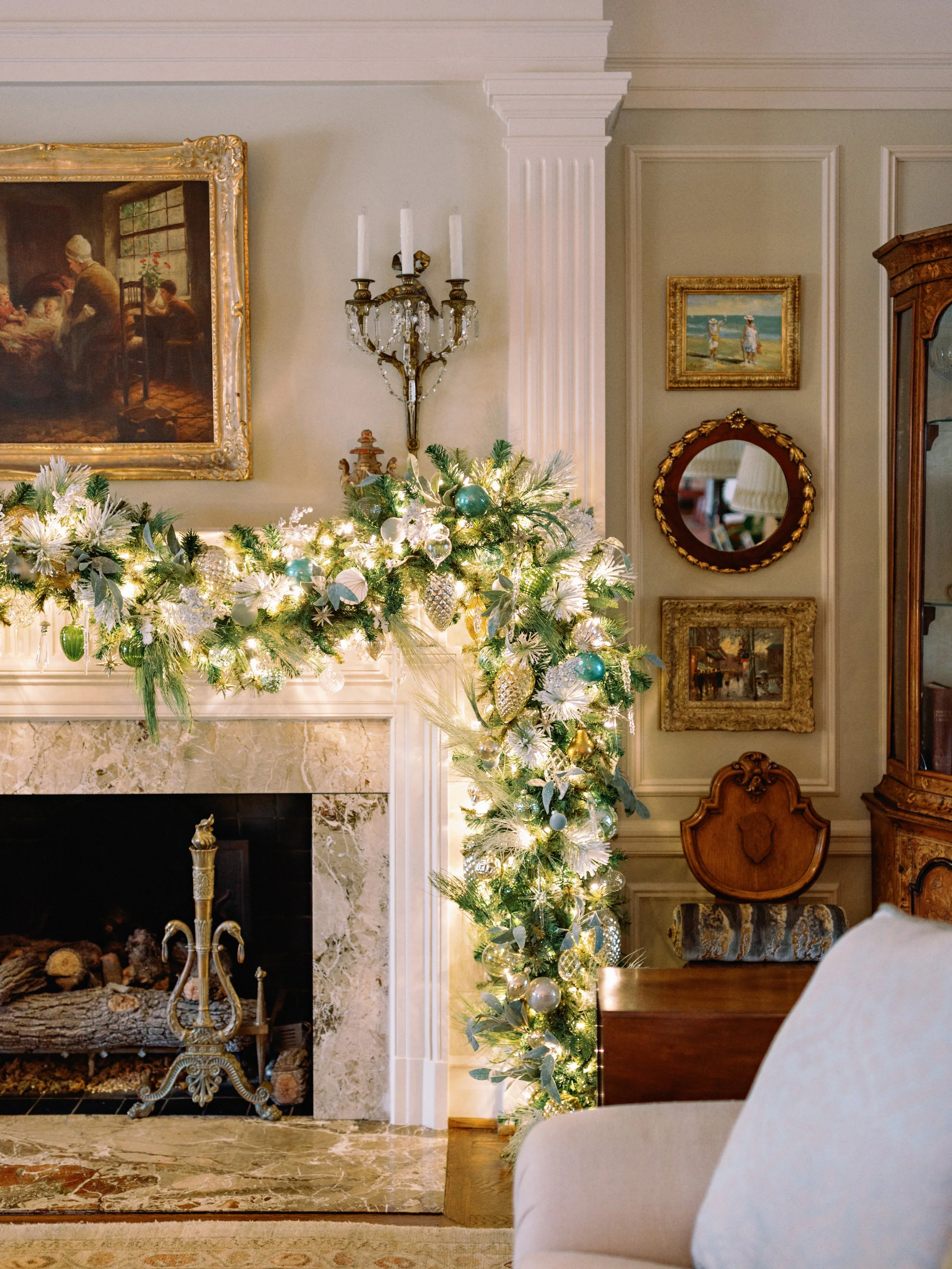 luxury-home-wedding-texas-christmas-mantel-garland.jpg