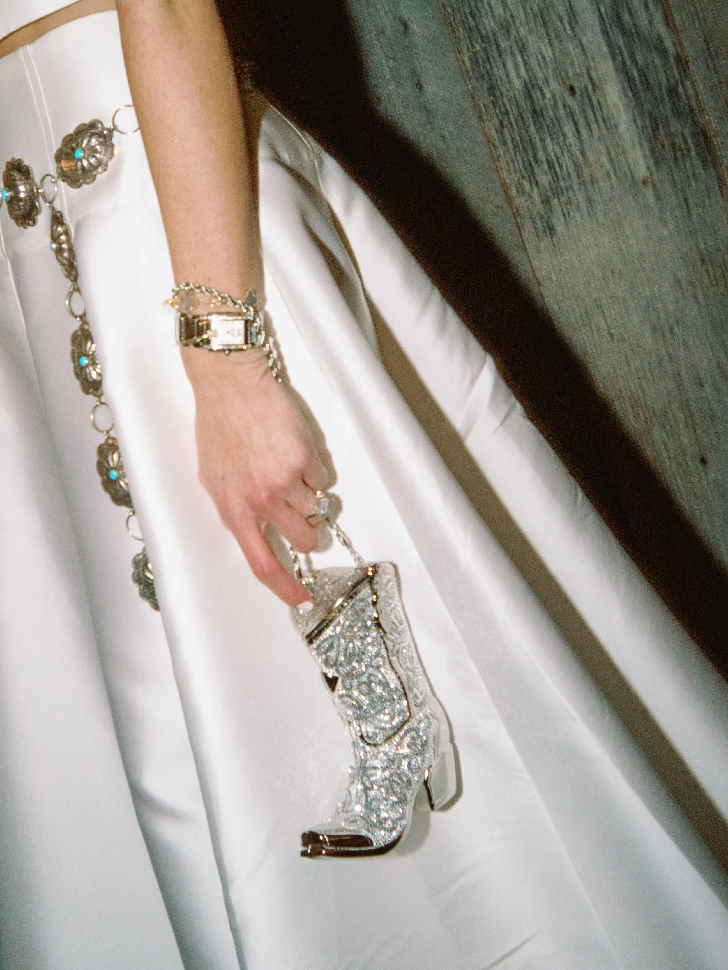 diamond-cowboy-boot-clutch-detail.jpg