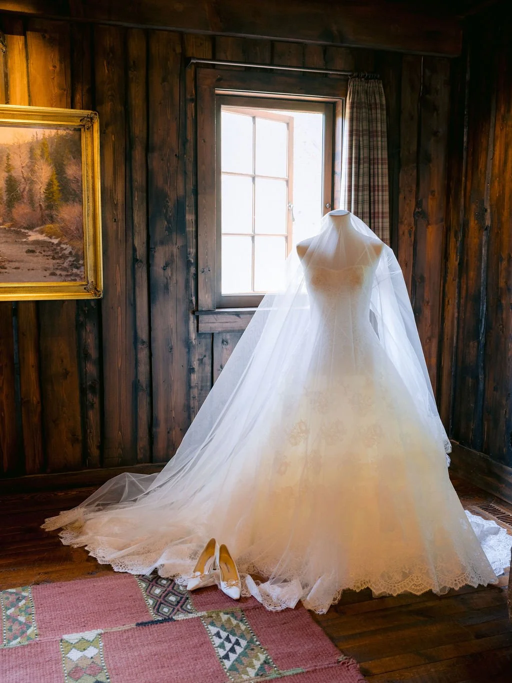 laurie-arons-special-events-montana-ranch-wedding-bridal-gown-veil-heirloom-shoes-rustic-log-cabin.jpg
