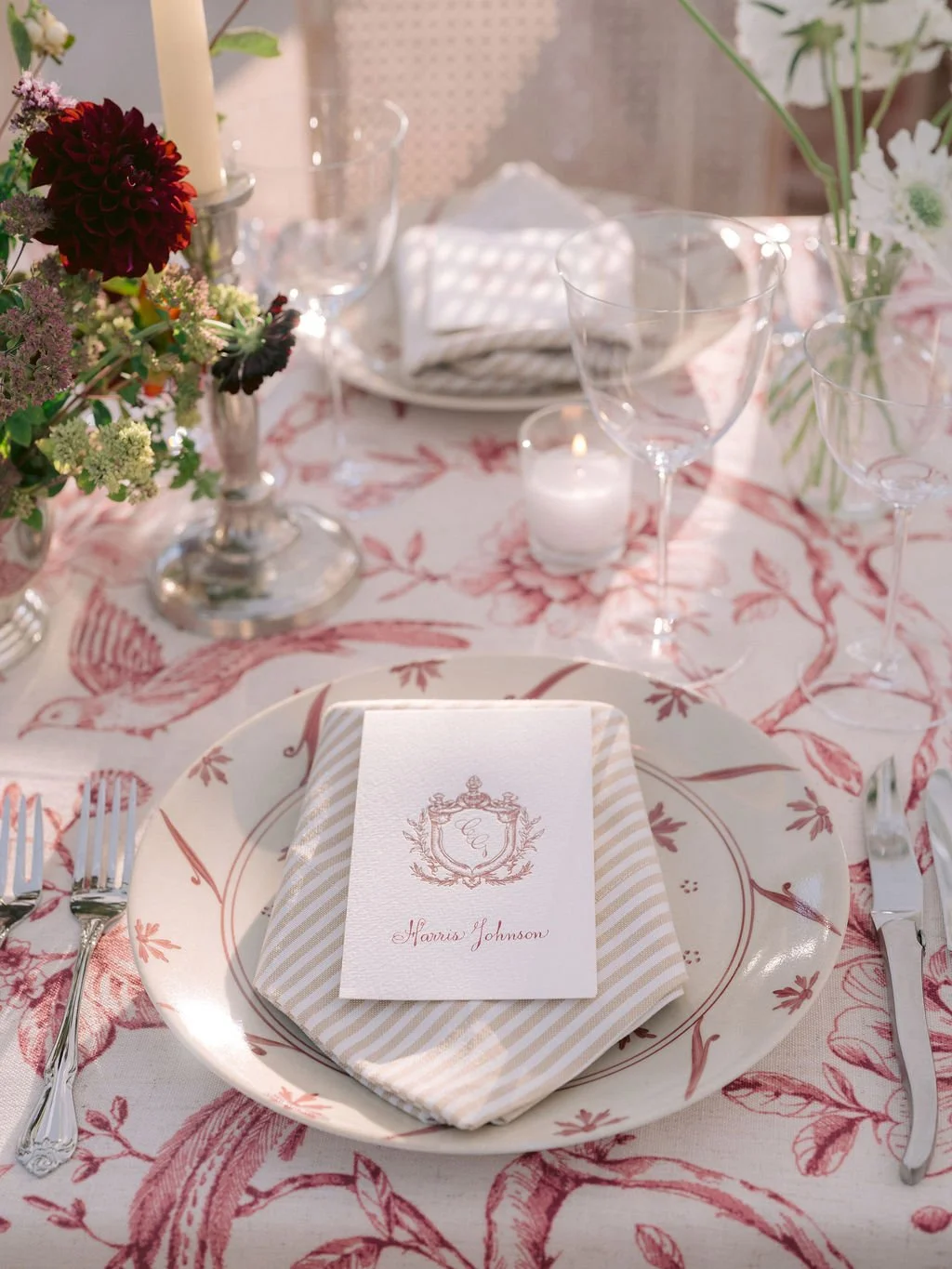 laurie-arons-special-events-montana-ranch-wedding-monogrammed-menu-card-dahlia-toile-reception-place-setting.jpg