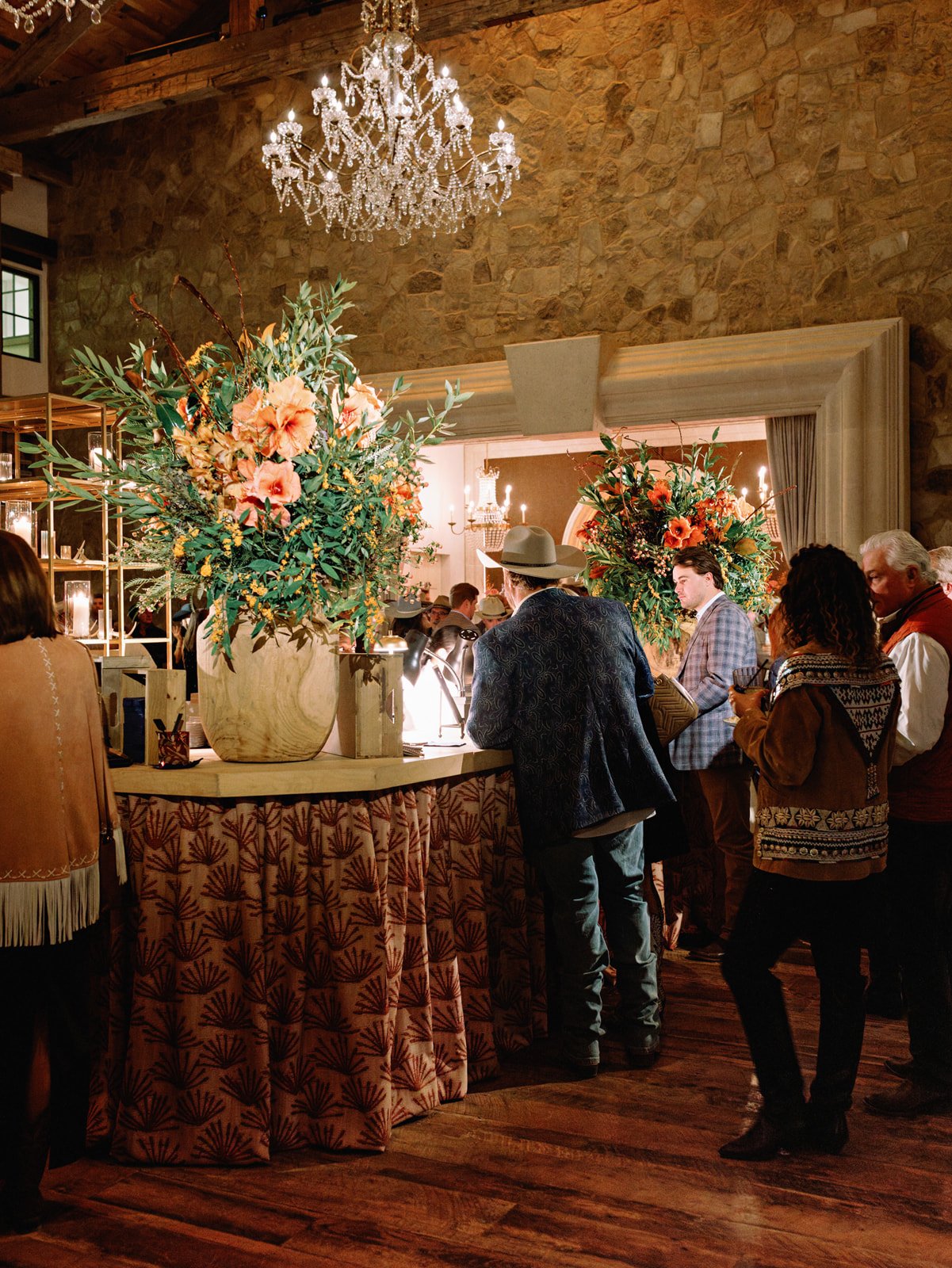 amber-glow-bar-florals-reception.jpg
