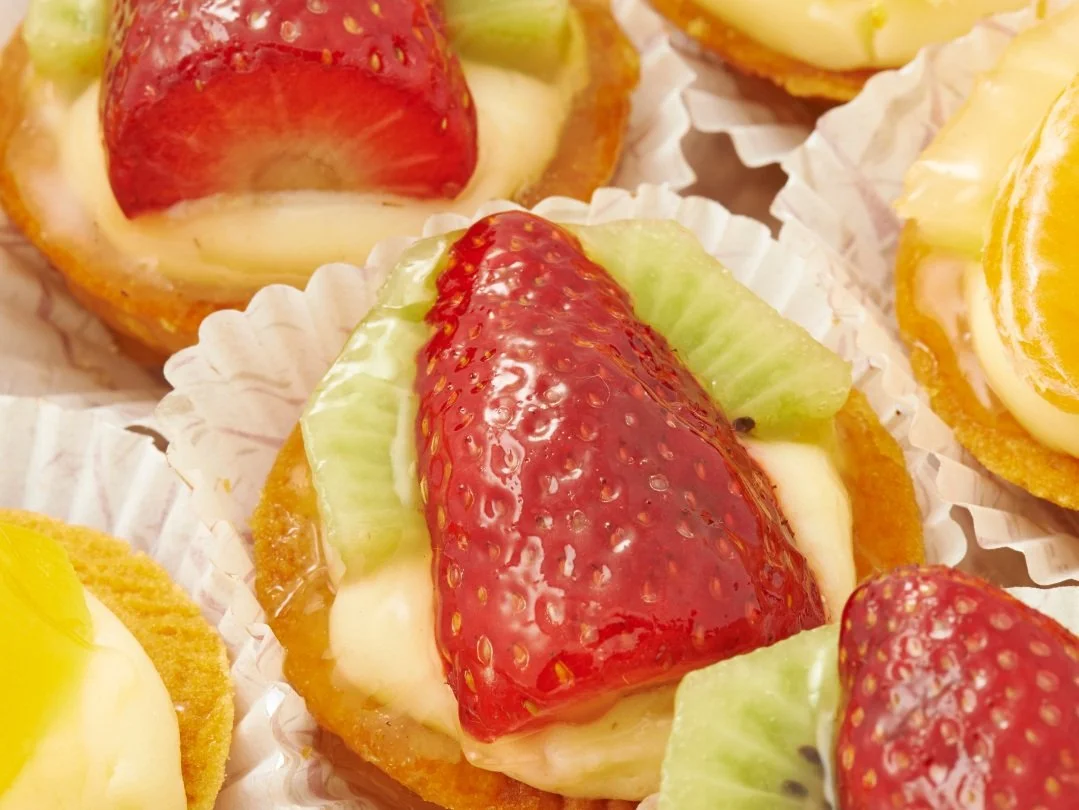 Sweet Tables — La Piñata Bakery