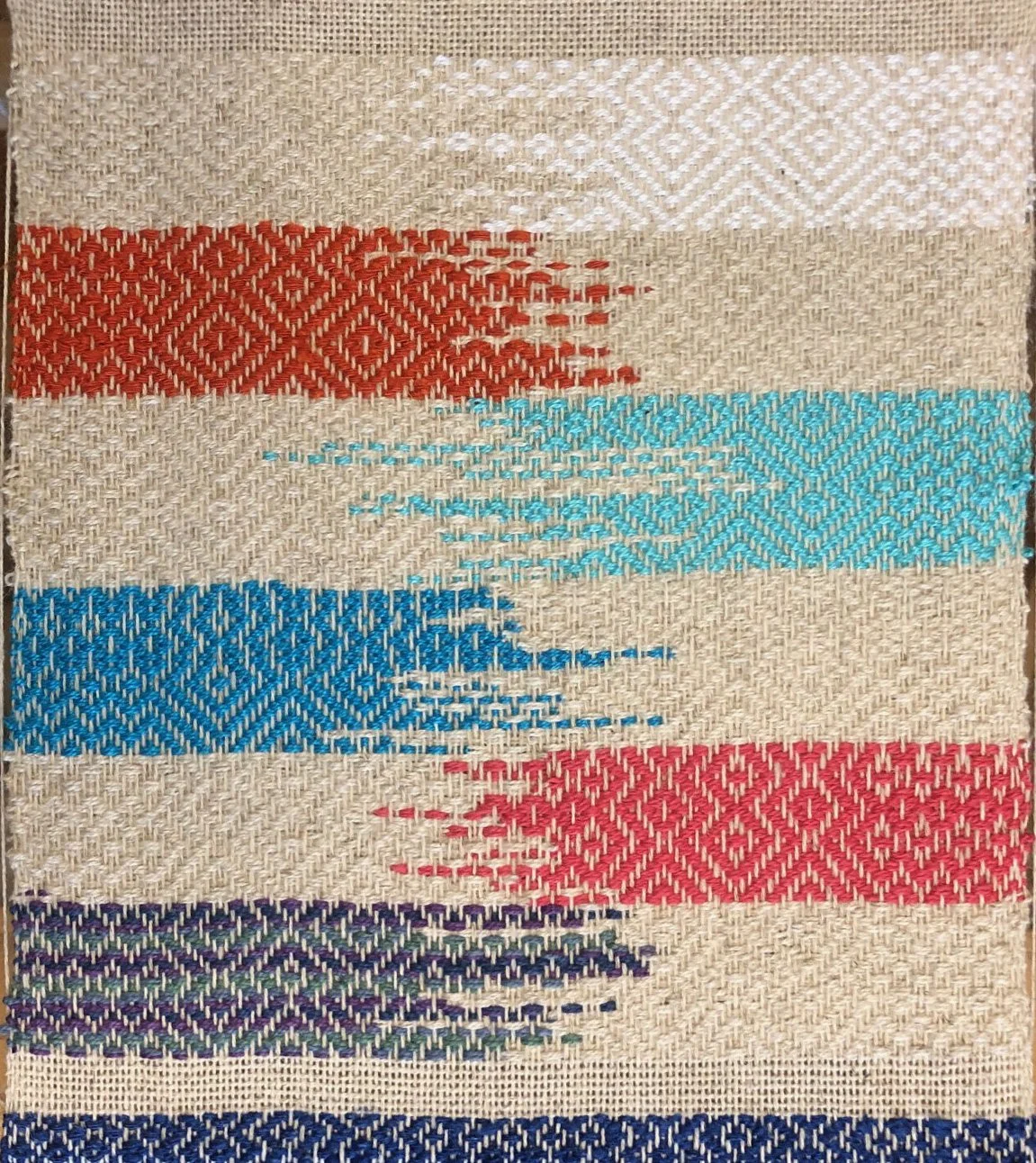 Pointed Twill variation_clasped weft.jpg