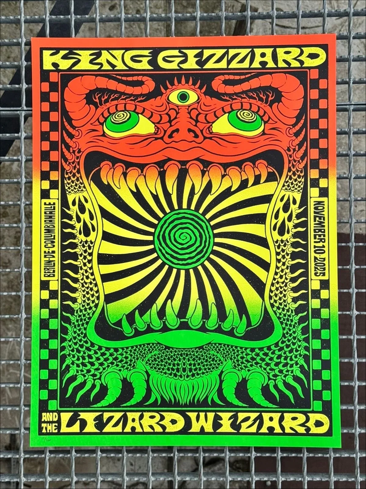 BERLIN! YES IF I AM GIVEN THE OPPORTUNITY I WILL DRAW A HELLMOUTH. I like drawing these guys so much and I see them as protectors not as evil. They look after you and your space. My favourite part about this one is the texture in the black, and the w