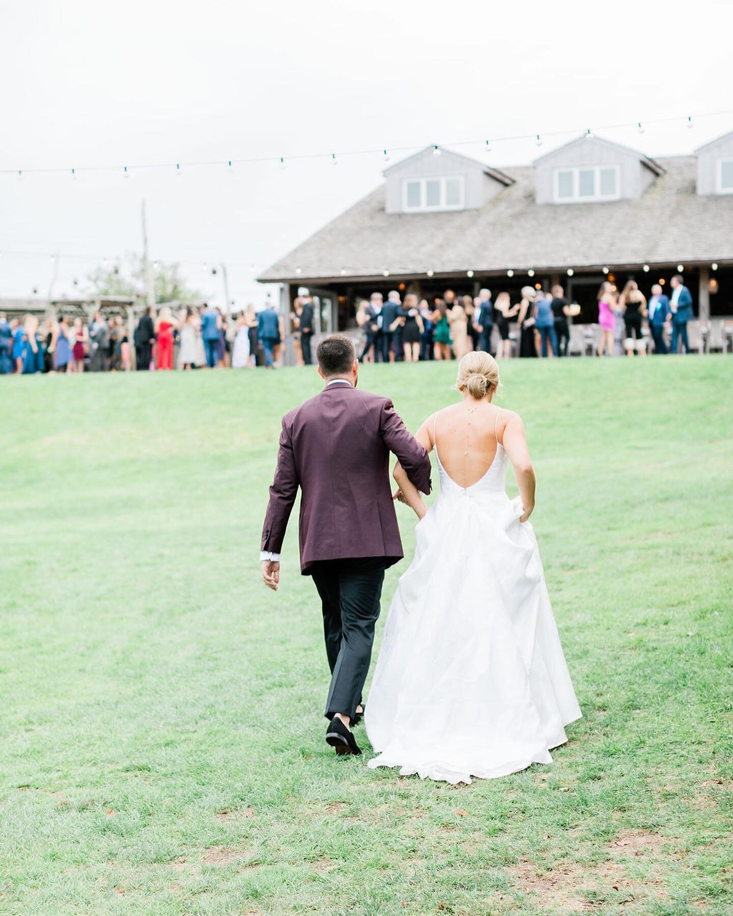 this weekend we're heading back to Montauk to celebrate Katie &amp; Adam, so we're letting these photos get us all excited for another Crow's Nest wedding! does it get more Hamptons than this?
.
.
.
📍@crowsnestmtk
📷 @cadence_kennedy
🎶 @silverarrow