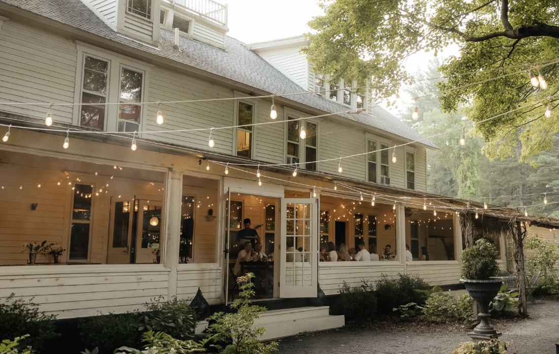 Top Upstate New York Wedding Venues for 100–150 Guests