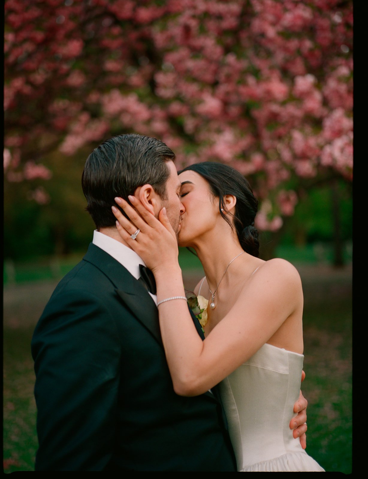 Heartfelt Spring Wedding at Brooklyn Botanic Garden_BLB Events NYC_Eryc Perez de Tagle