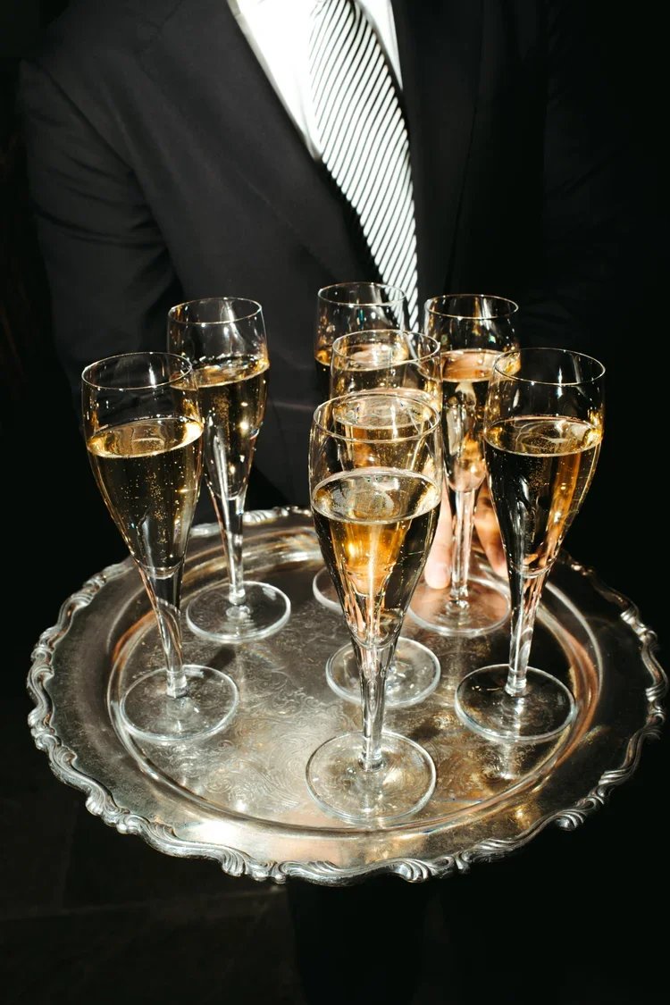 How to Plan a Wedding with a Quiet-Luxury Aesthetic