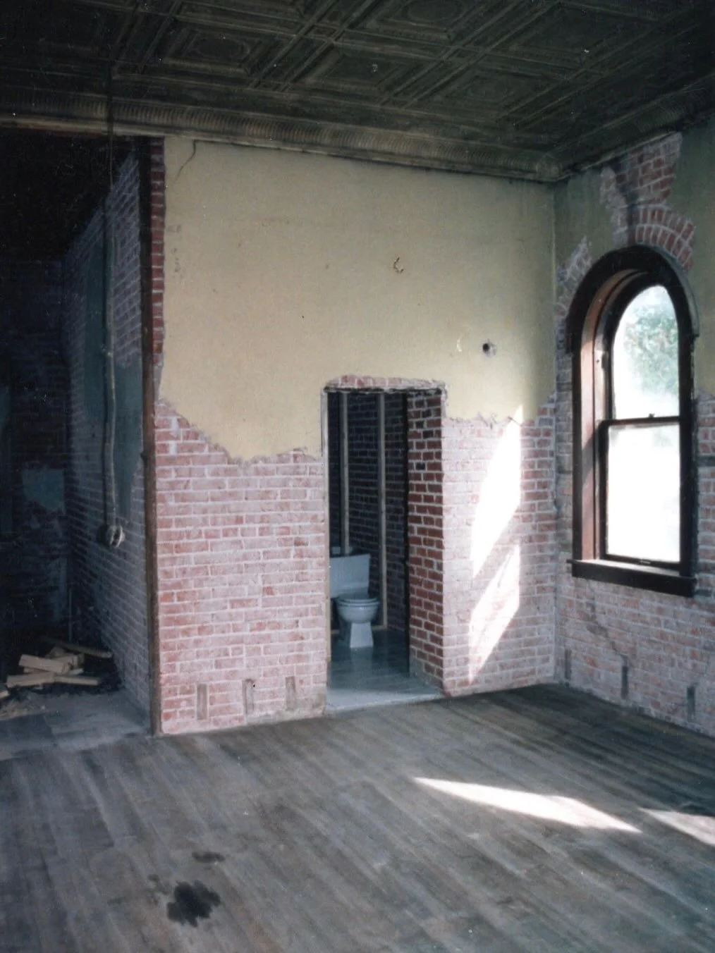 The Bank before the restaurant.

Here are a few photos only a couple people have ever seen of Hillsdale Bank Bar BQ BEFORE it was a restaurant🙌 Back in 1989, there was only the Bank building. No kitchen. No lobby. And no caboose. Just 16 inch brick 