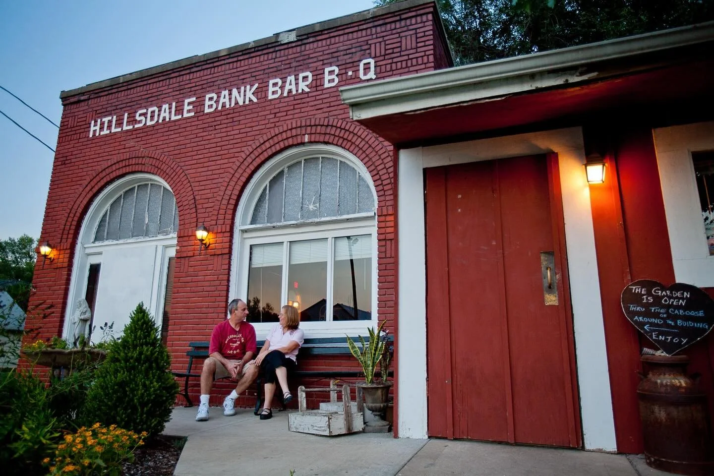 A trip down memory lane❤️ Here&rsquo;s a throwback to when Hillsdale Bank Bar BQ was featured in Kansas Magazine (for the 2nd time) in the spring of 2008. 

Pictured in the photo are the beloved owners, Greg and Donna Beverlin. For 26 years, they wer
