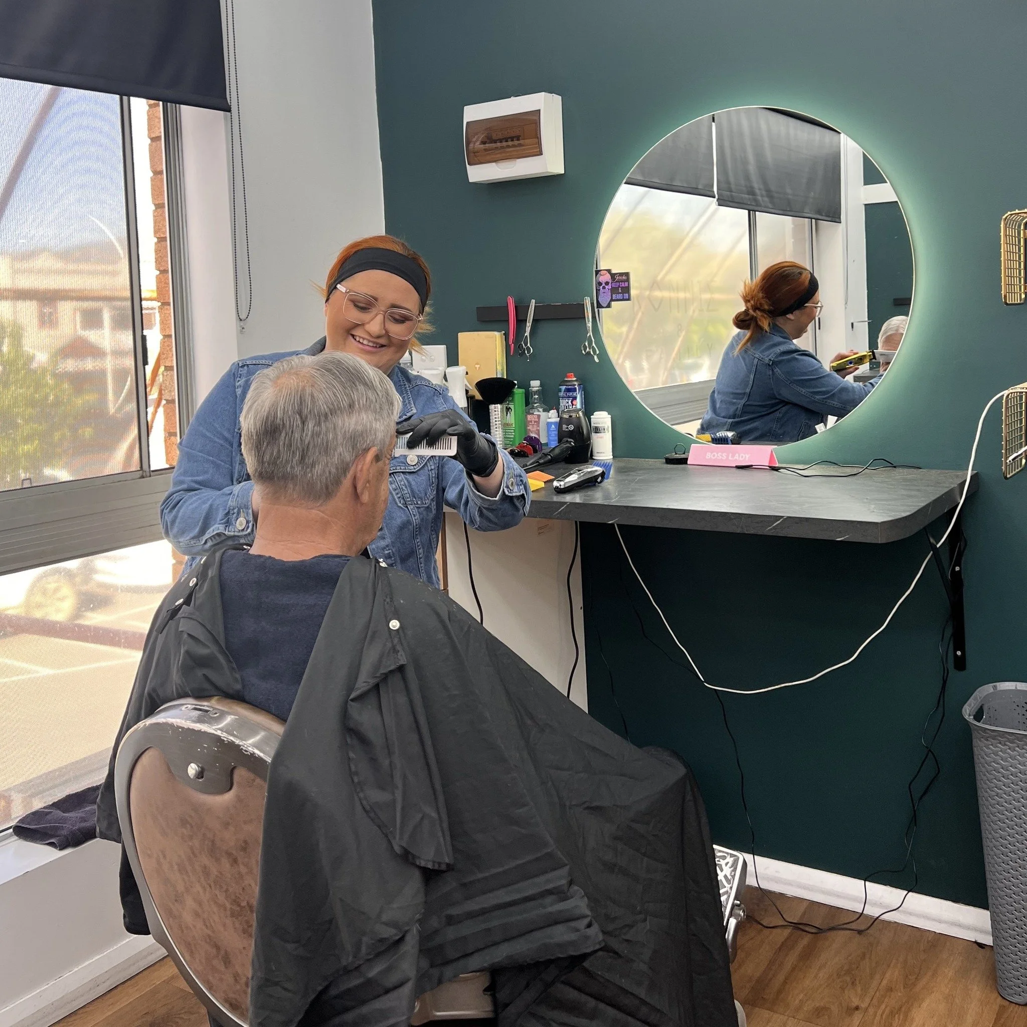 Service with a smile 😀👏 Alongside five-star cuts &amp; trims, we love good banter &amp; a laugh. We&rsquo;ve created a laidback, welcoming space, just made for  a smooth, relaxed hair experience💈Keen for a cut from the best? Send us a DM or head t