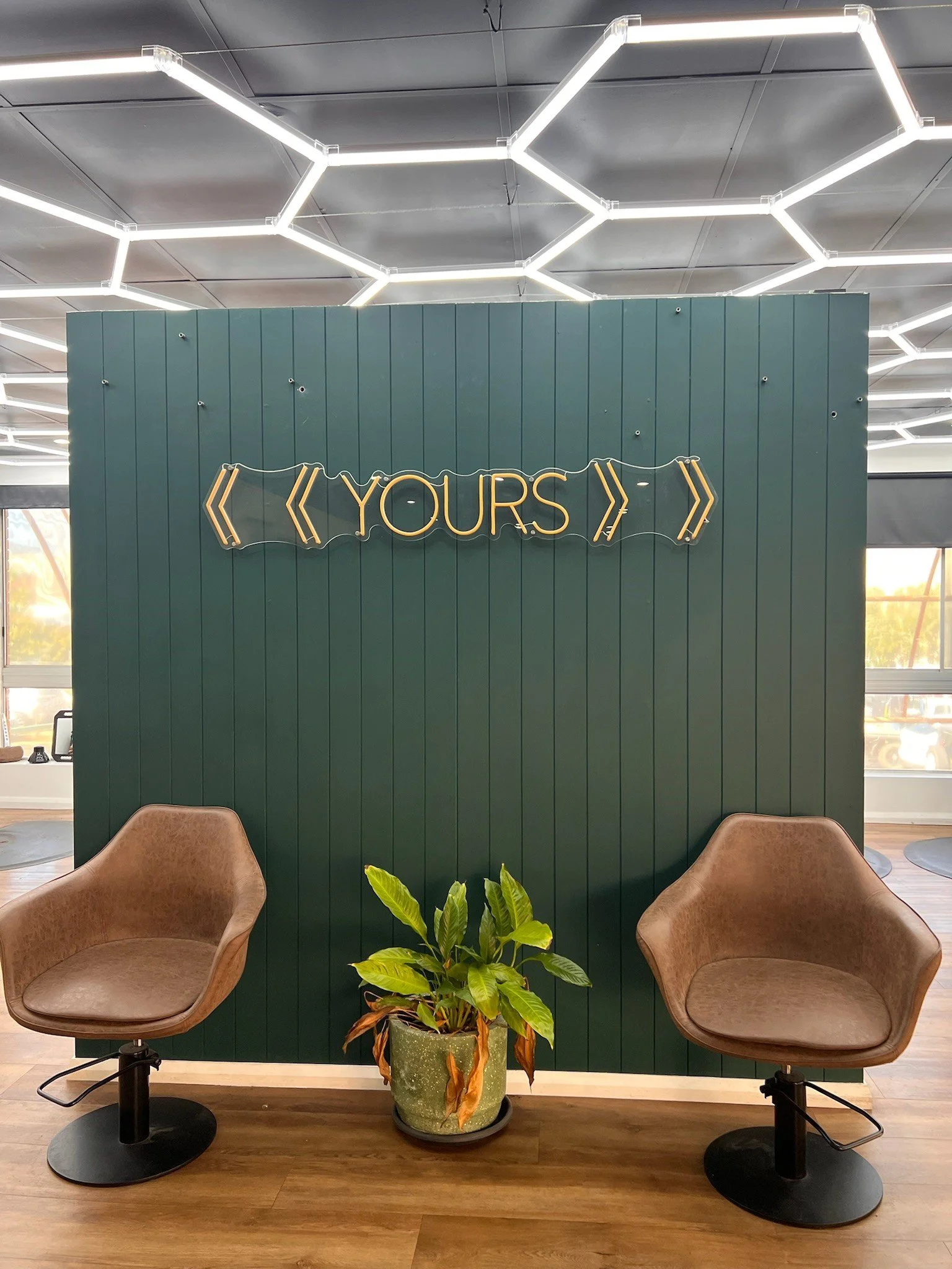 Wrapping up another top-notch week, thanks to our Ronnies&rsquo; family 💪 In need of an appointment next week? Head to our website [link in bio] to book - be quick!