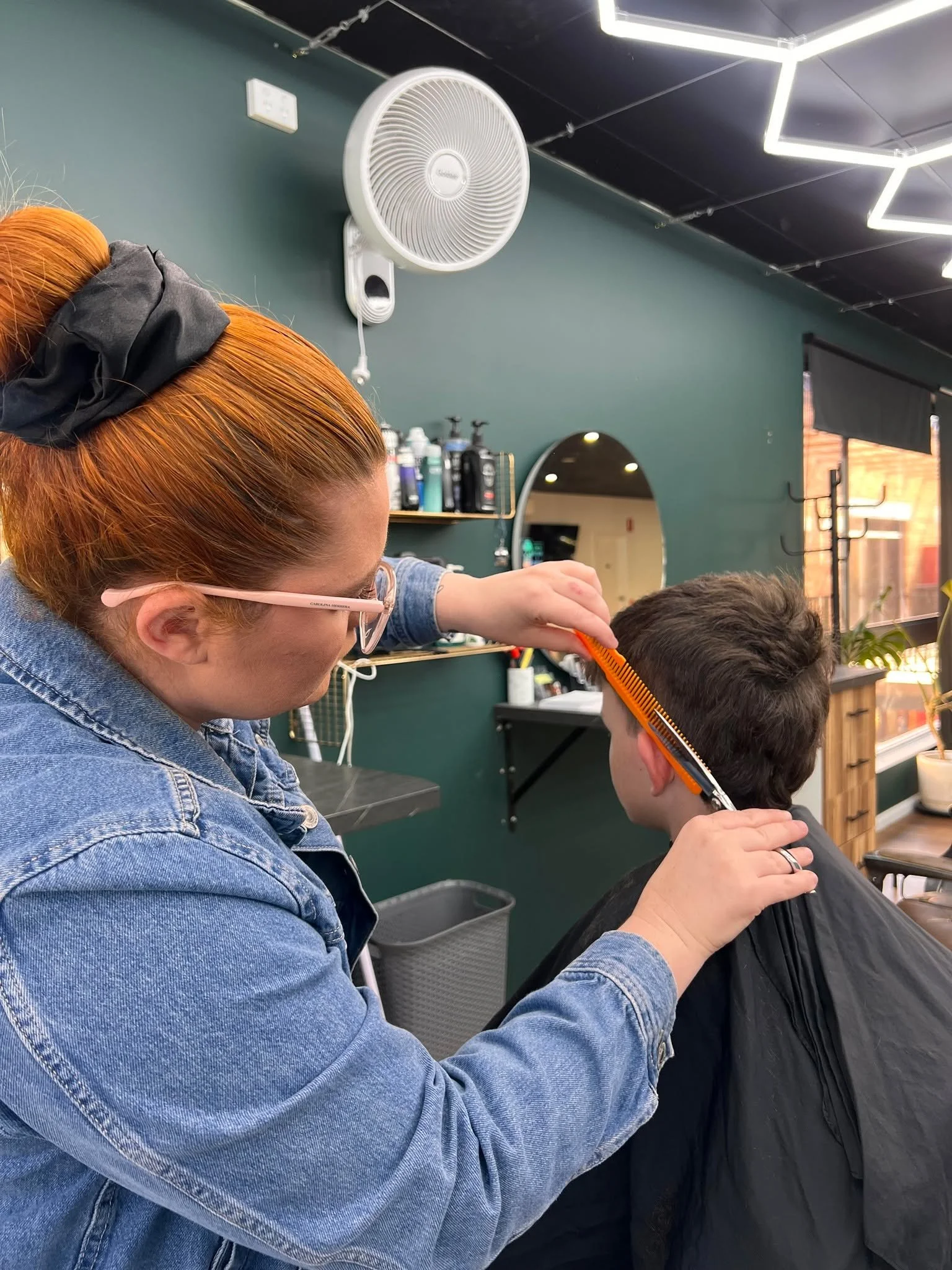 Reliable &amp; consistent with a side of top-notch banter - that&rsquo;s the Ronnies&rsquo; way 💪🔥 If you&rsquo;re in need of a barber, or keen for a switch-up, head to our website [link in bio] to book an appointment &amp; enjoy your best haircut 