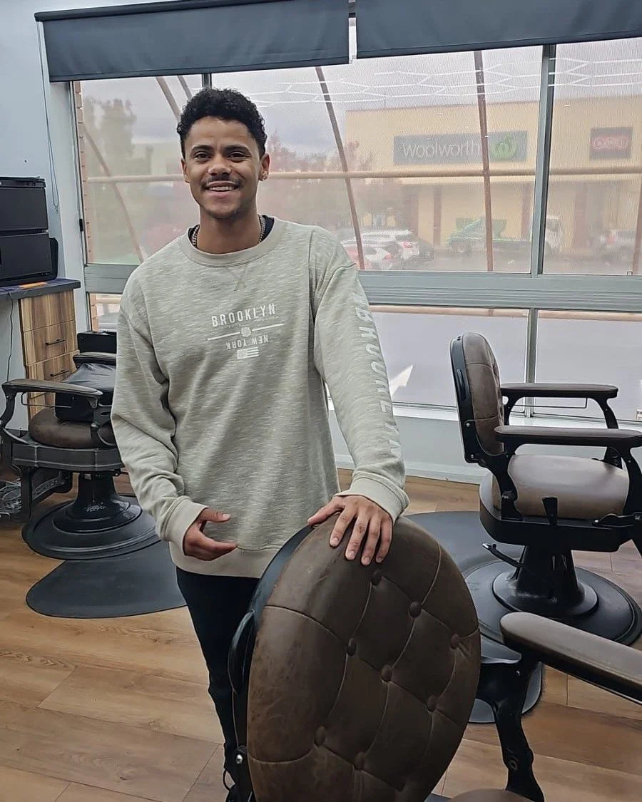 NEW BARBER | Say hello to our new team member, Andre 🙌😎

A Mudgee local with seven years&rsquo; barber experience under his belt, Andre is ready to dish up top-notch cuts, trims &amp; transformations 💪

Andre has availability this week - head to o