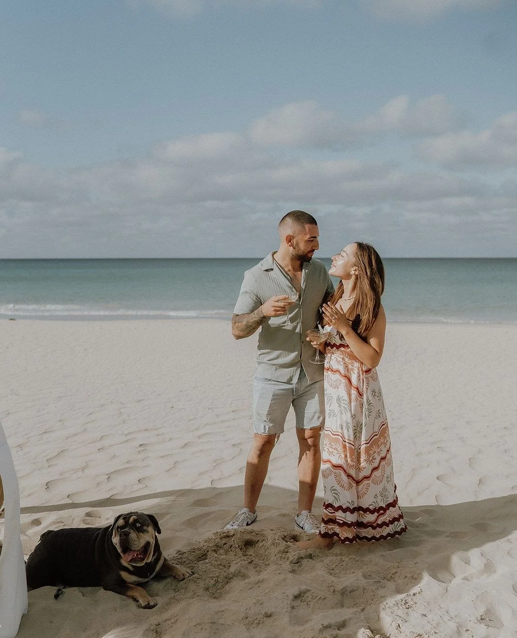 The most loyal third wheel, right at their feet the entire time.⁠
⁠
@carolinemoylanphotographer⁠ ⁠
⁠
#MargaretRiverProposalCo #DunsboroughProposalPlanner #MargaretRiverProposalPlanner #ProposeMargaretRiver #ProposeDunsborough #MargaretRiverProposal #