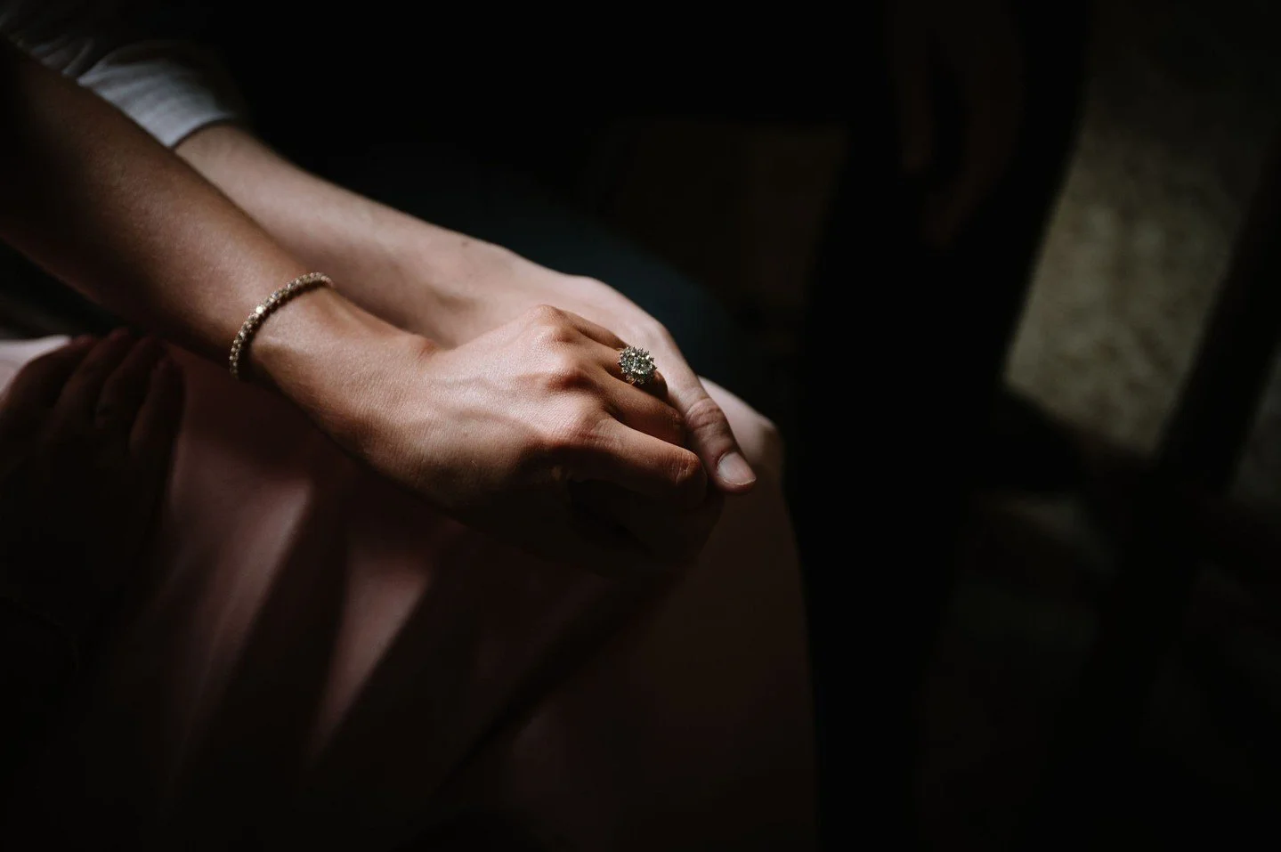 A moment for this gorgeous ring! ⁠
⁠
@tac.sea⁠
⁠
#MargaretRiverProposalCo #DunsboroughProposalPlanner #MargaretRiverProposalPlanner #ProposeMargaretRiver #ProposeDunsborough #MargaretRiverProposal #DunsboroughProposal #MargaretRiverPicnic #Dunsboroug