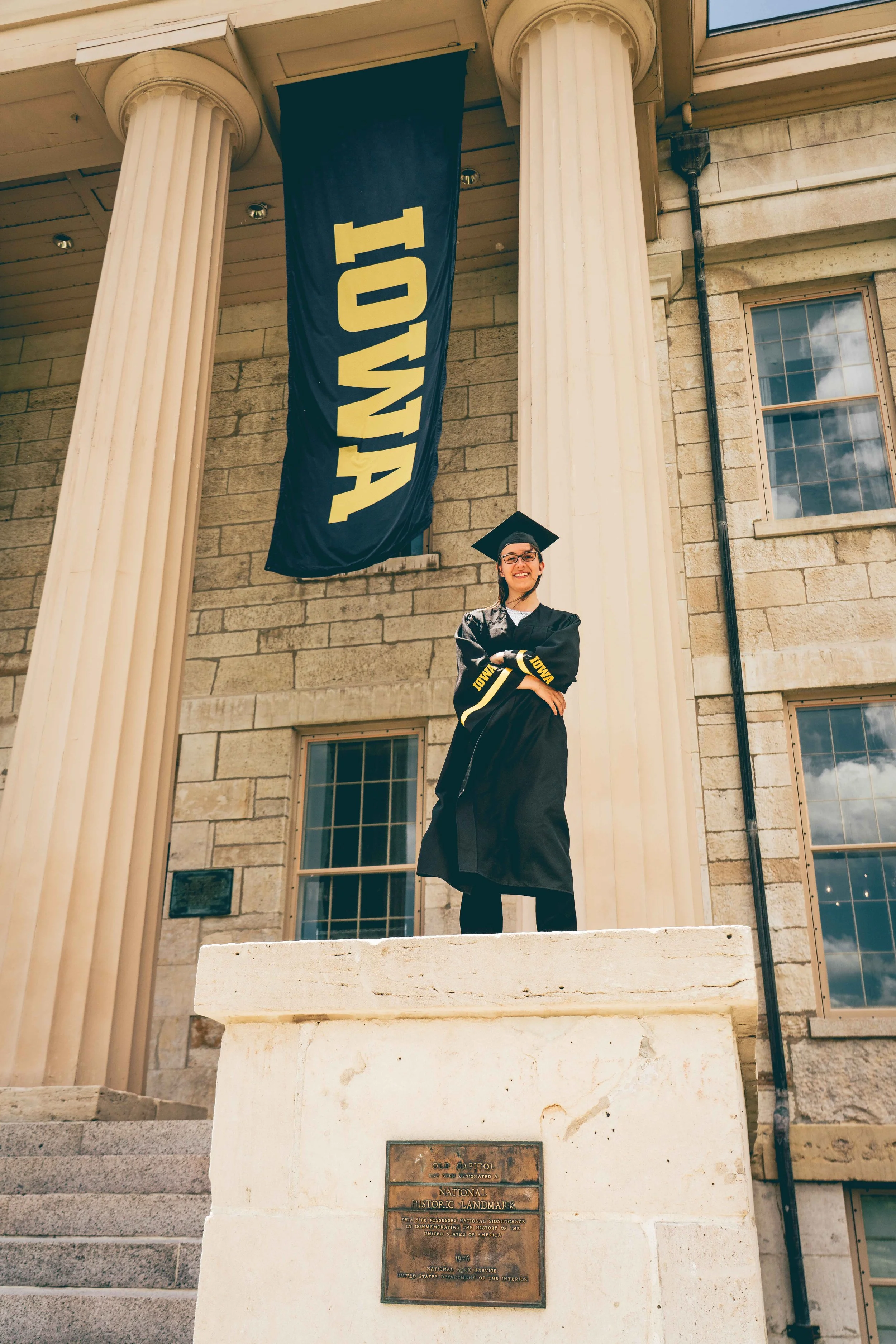 6-12-2026_LEA BANKS GRAD PORTRAIT SESSION WEB SIZE PIC _DARSHAUN SMITH PRODUCTIONS-152.jpg