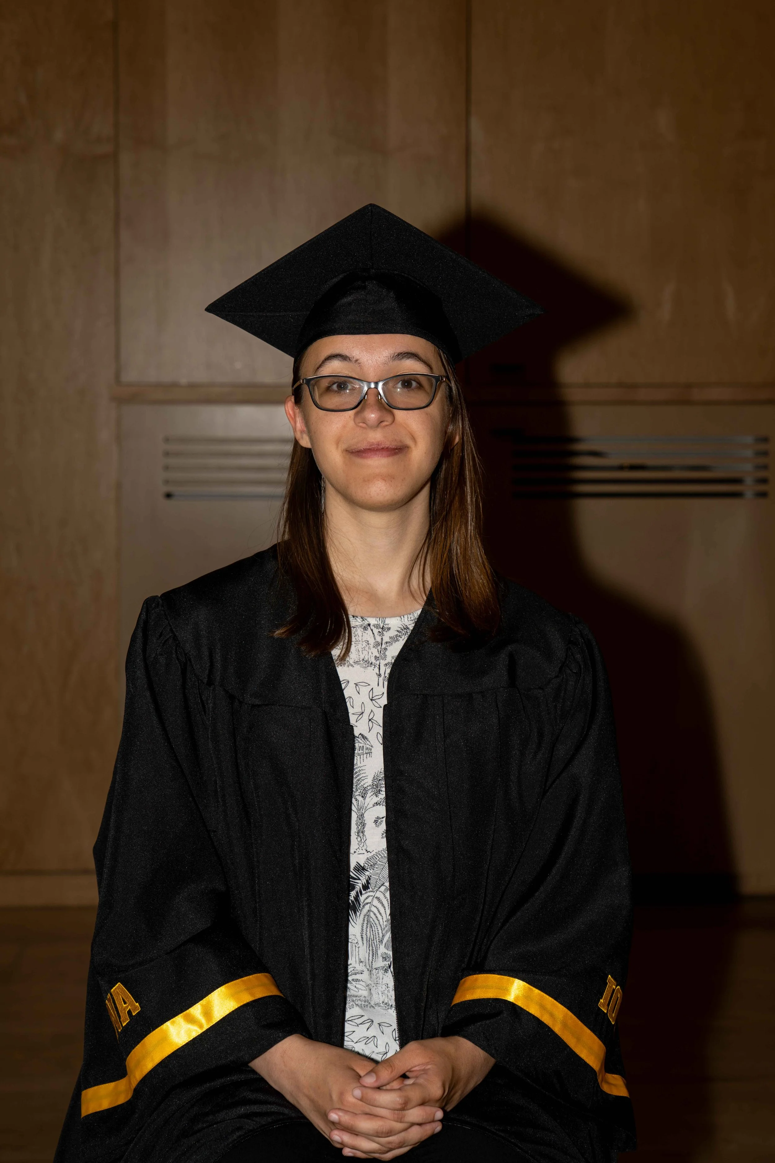 6-12-2026_LEA BANKS GRAD PORTRAIT SESSION WEB SIZE PIC _DARSHAUN SMITH PRODUCTIONS-28.jpg