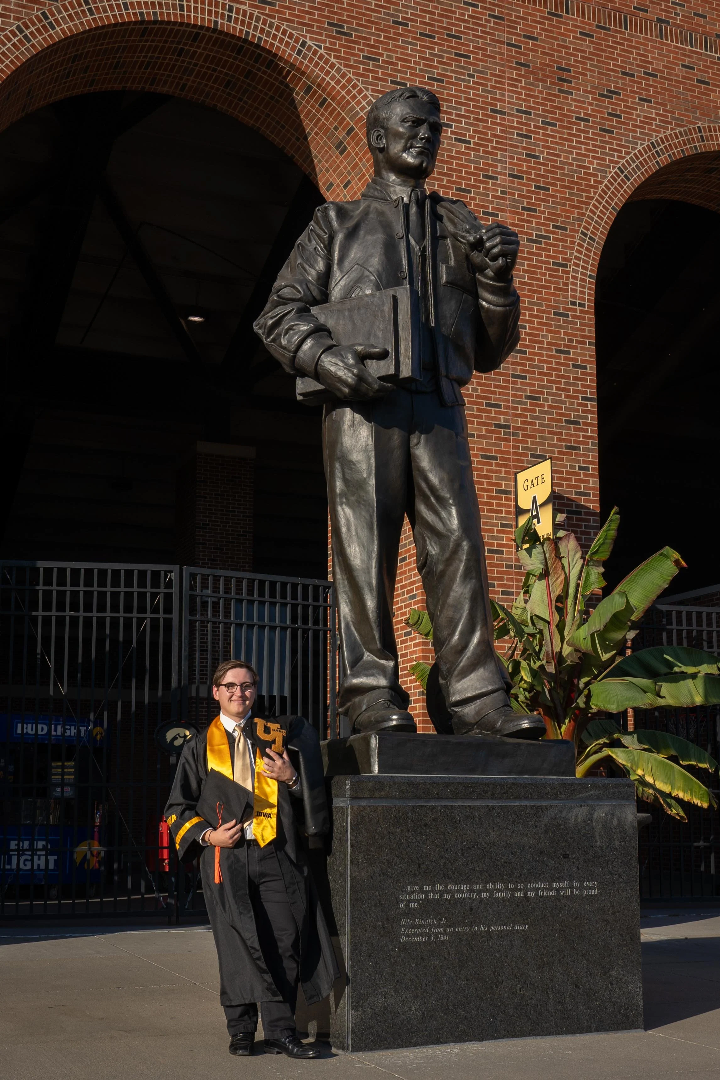 CLAYTON.GARMON.GRAD.PHOTOS.DSP-74.jpg