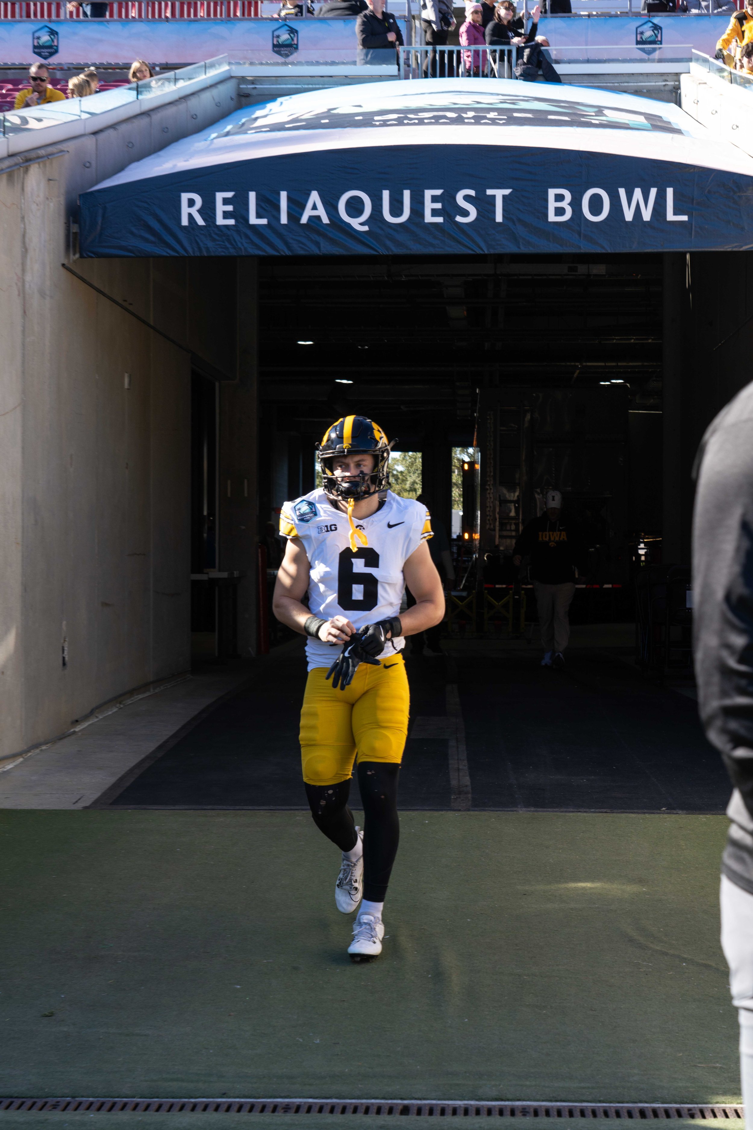 2025.12.31_ Reliaquest Bowl Game Day_Dsmith_ -389.jpg