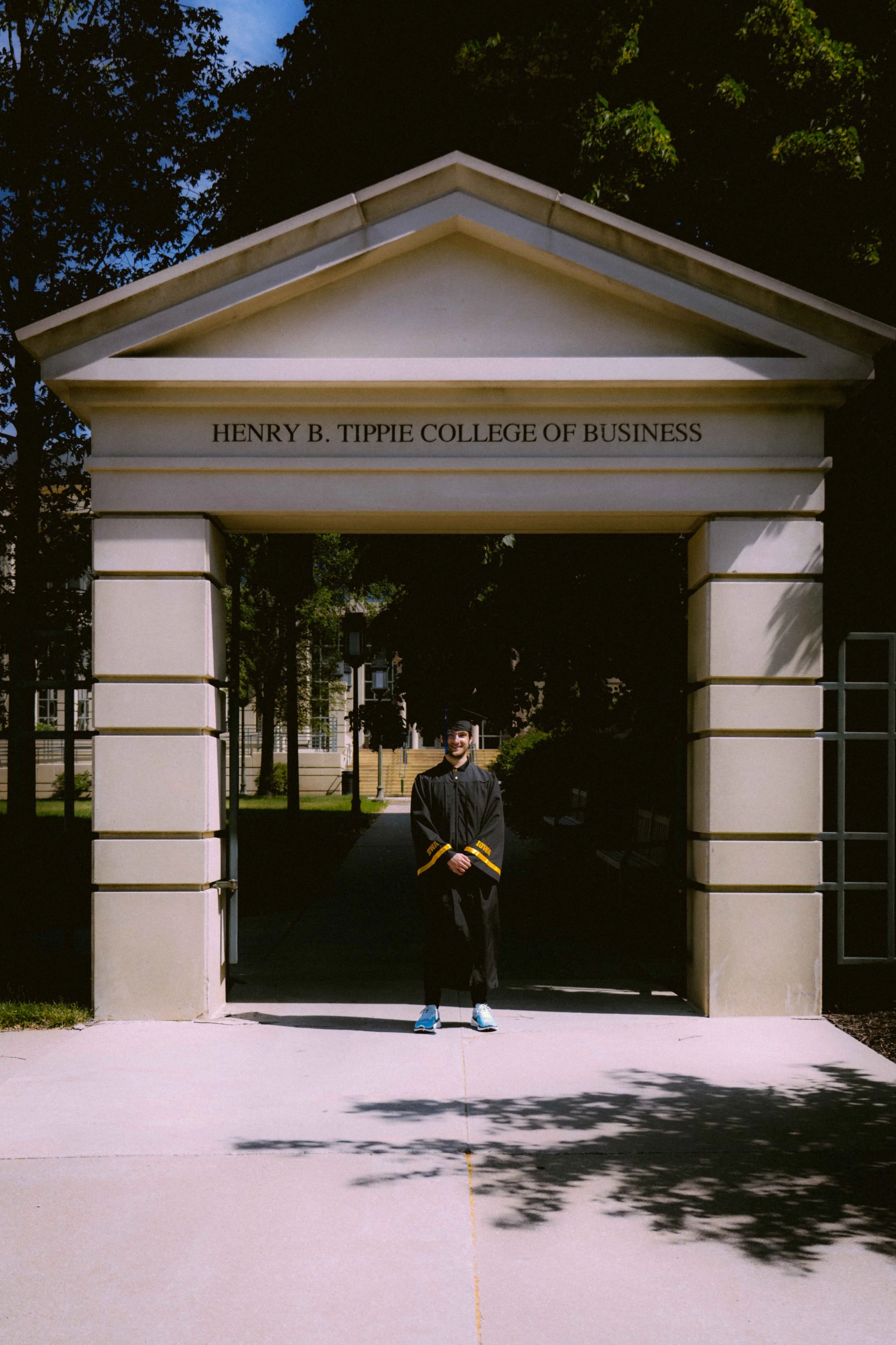 6-4-2026_BLU GRAD PORTRAIT SESSION_DARSHAUN SMITH PRODUCTIONS - WEB SIZE-73.jpg