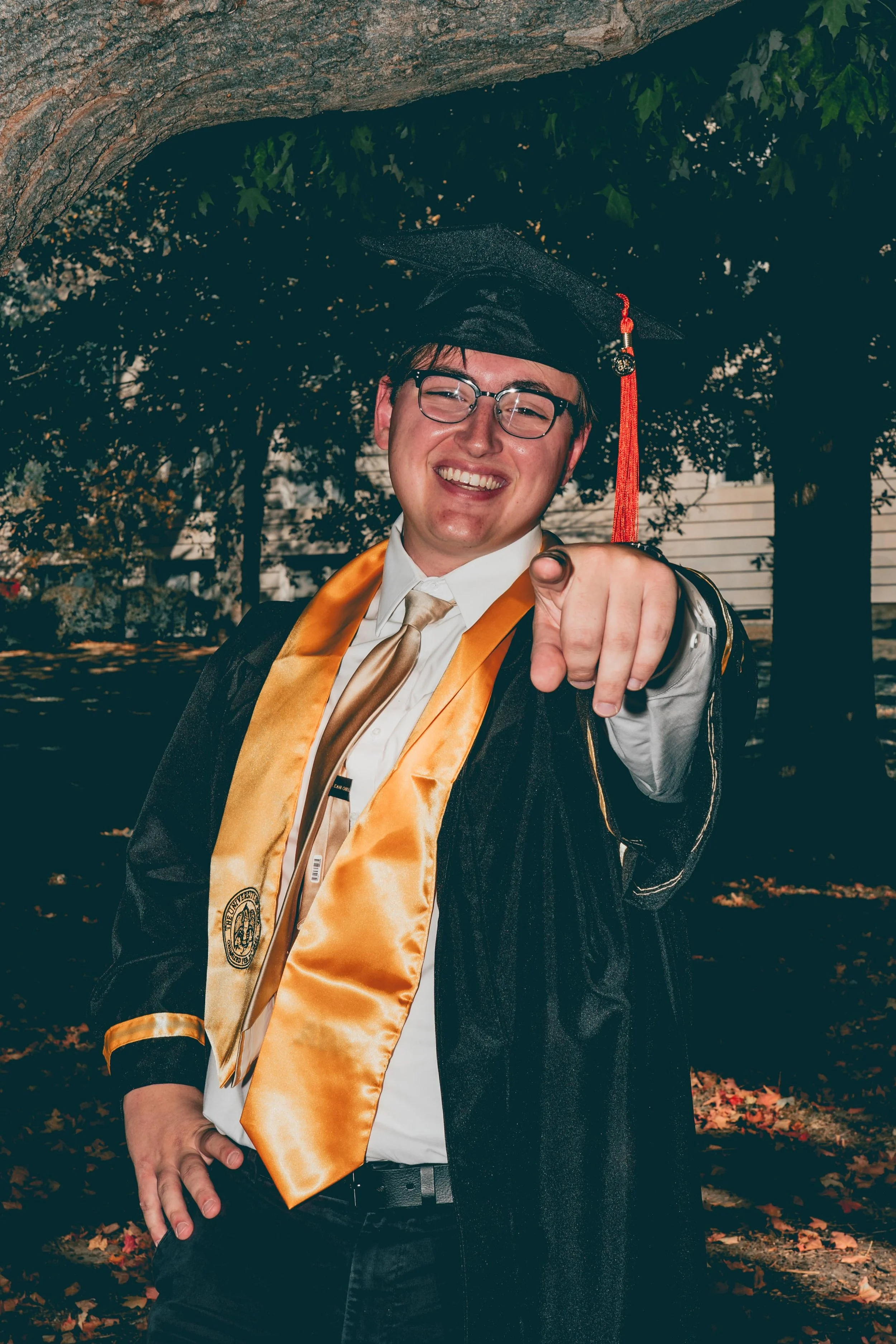 CLAYTON.GARMON.GRAD.PHOTOS.DSP-44.jpg