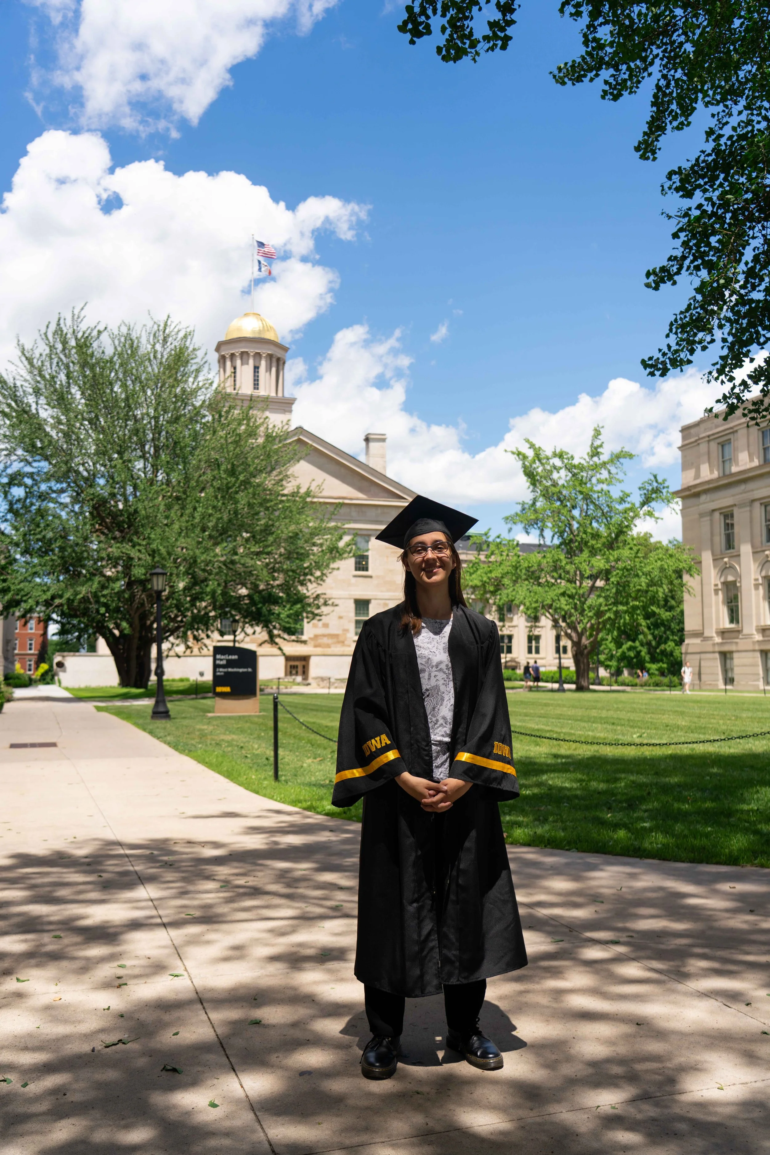 6-12-2026_LEA BANKS GRAD PORTRAIT SESSION WEB SIZE PIC _DARSHAUN SMITH PRODUCTIONS-126.jpg