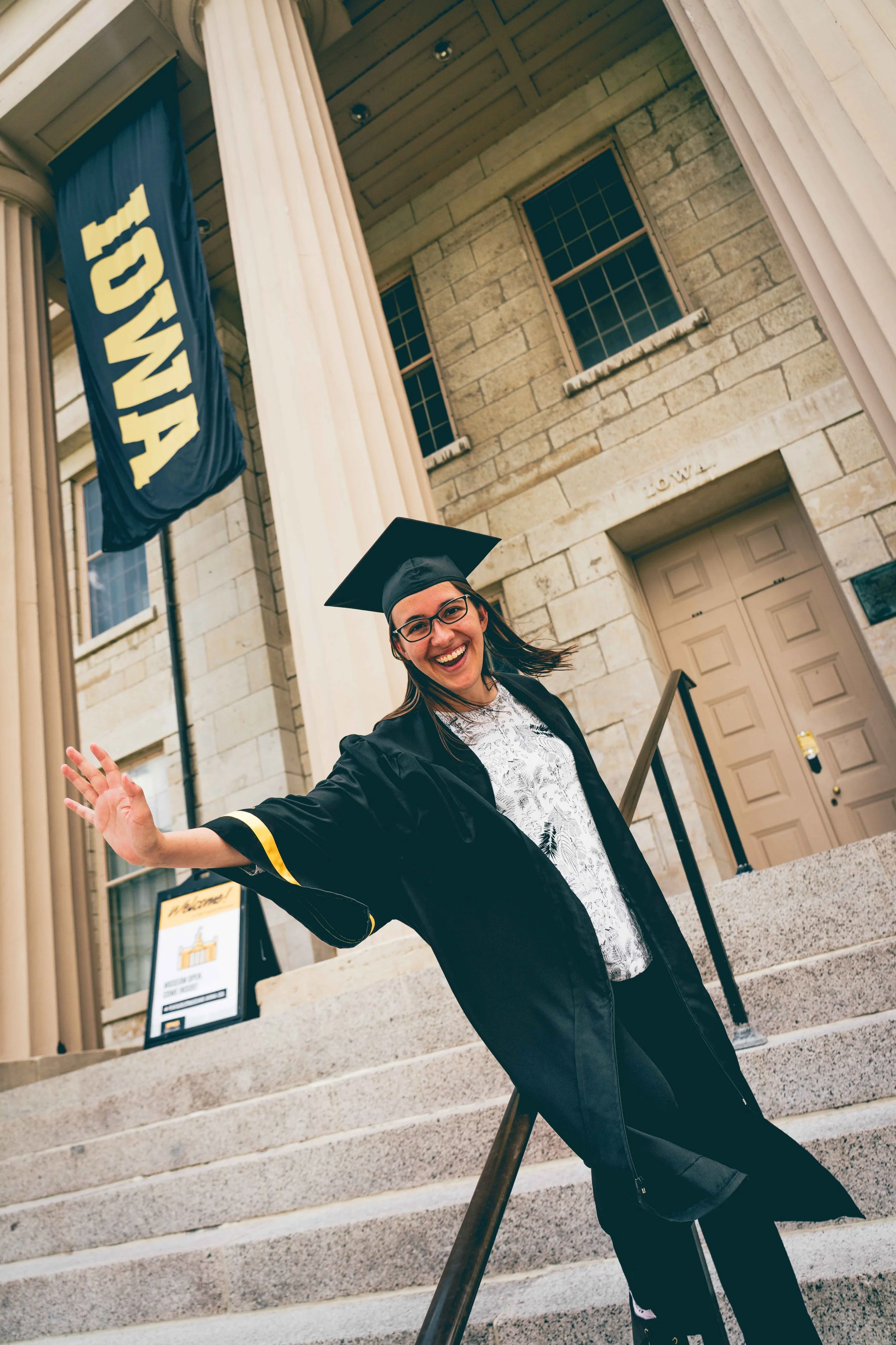 6-12-2026_LEA BANKS GRAD PORTRAIT SESSION WEB SIZE PIC _DARSHAUN SMITH PRODUCTIONS-180.jpg
