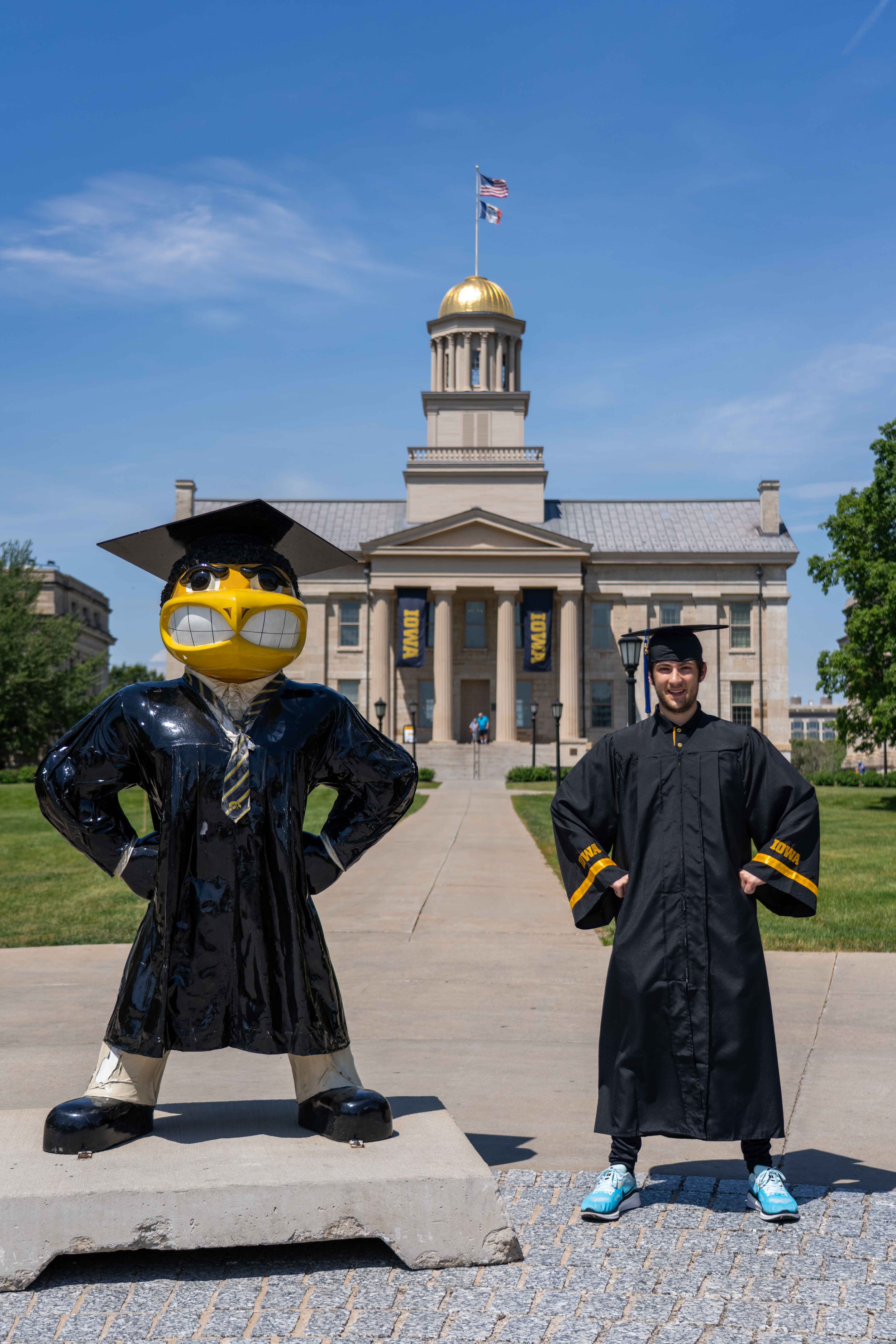 6-4-2026_BLU GRAD PORTRAIT SESSION_DARSHAUN SMITH PRODUCTIONS - WEB SIZE-213.jpg