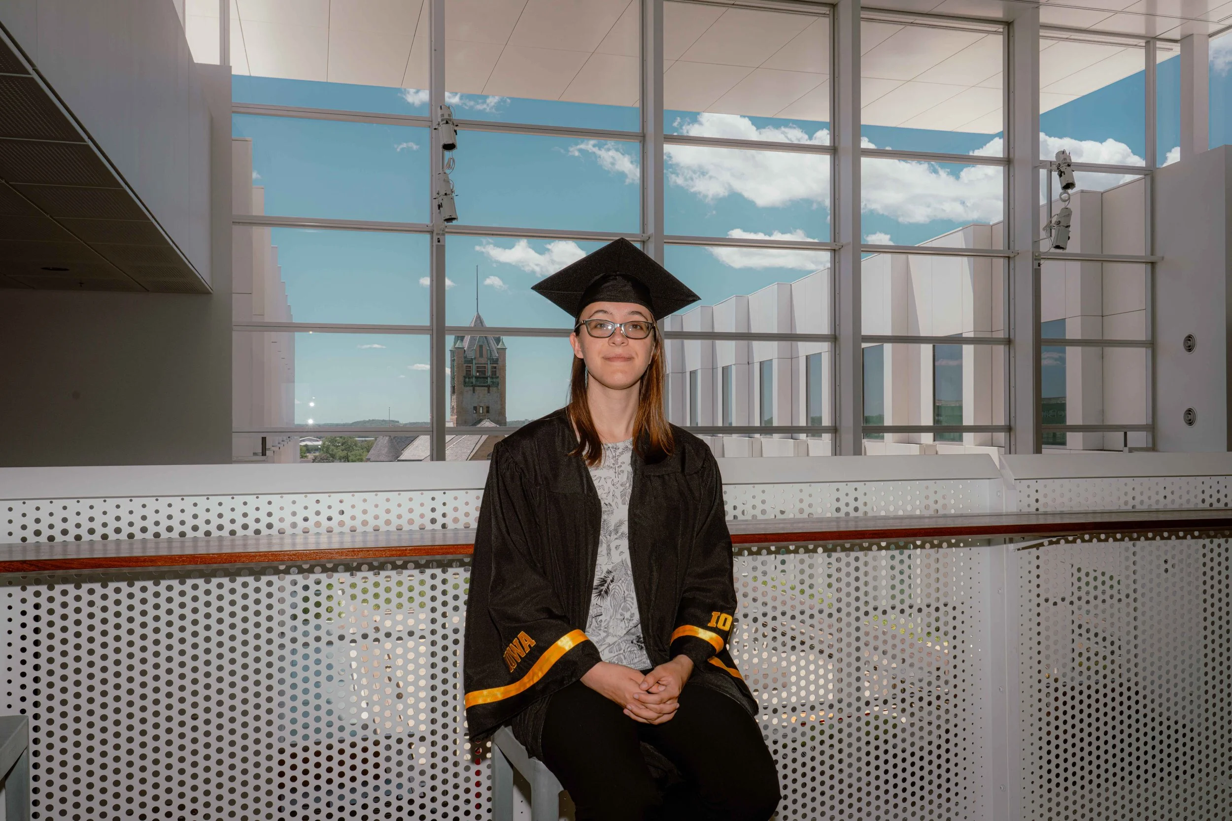 6-12-2026_LEA BANKS GRAD PORTRAIT SESSION WEB SIZE PIC _DARSHAUN SMITH PRODUCTIONS-22.jpg