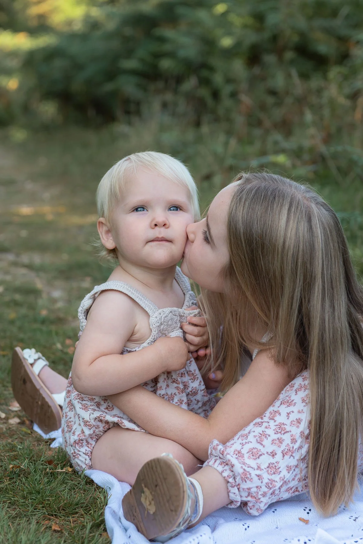 Holly-family-photography-sussex-outdoor-sessions-35.jpg