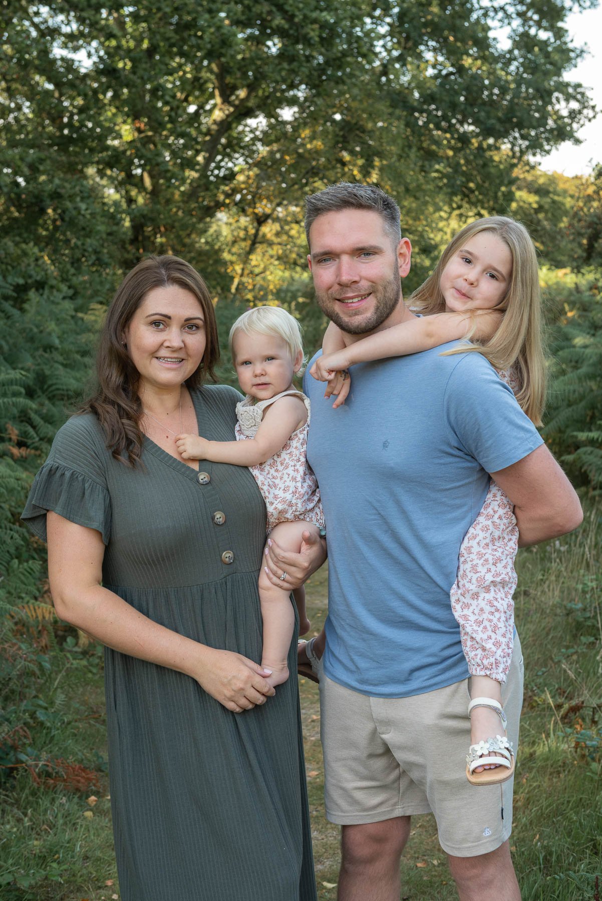 Holly-family-photography-sussex-outdoor-sessions-23.jpg