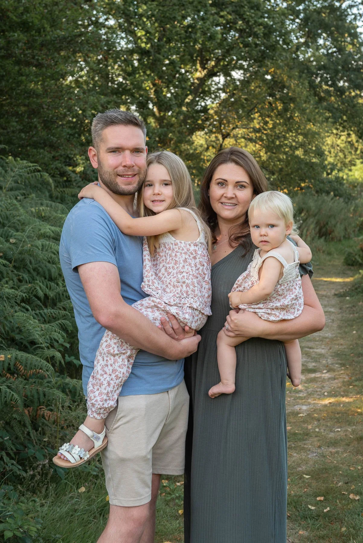 Holly-family-photography-sussex-outdoor-sessions-1.jpg