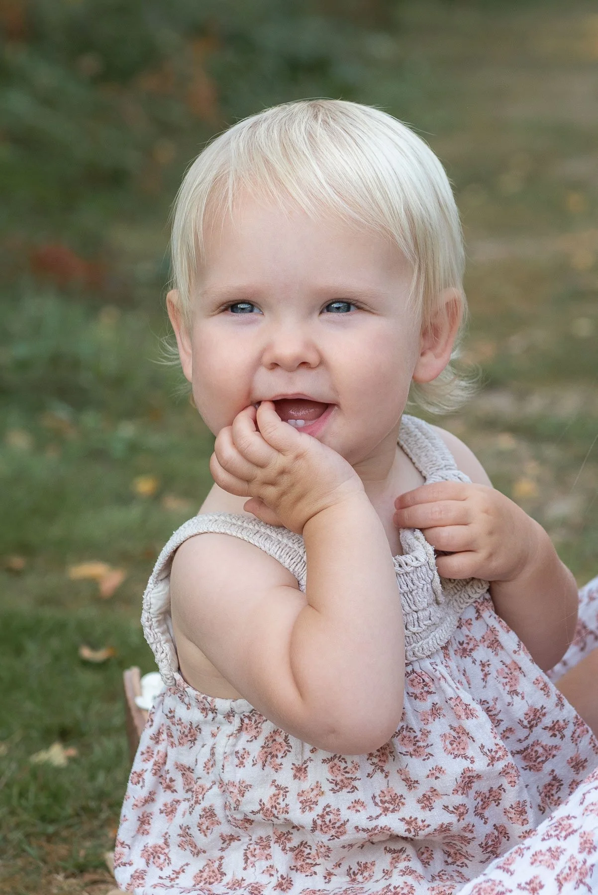 Holly-family-photography-sussex-outdoor-sessions-38.jpg