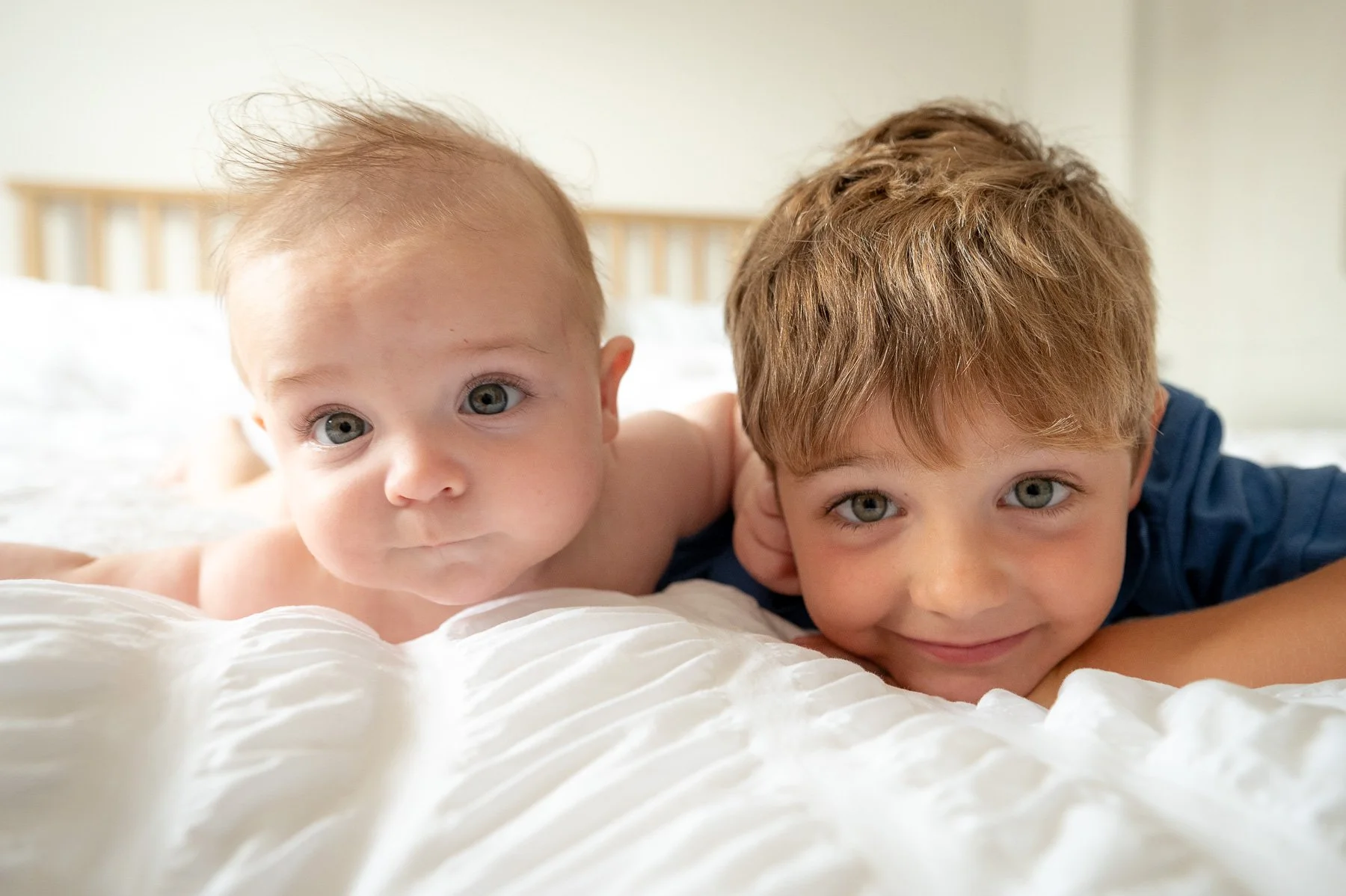 Rhiannon sibling-brother-baby-photography-horsham-west-sussex-51.jpg