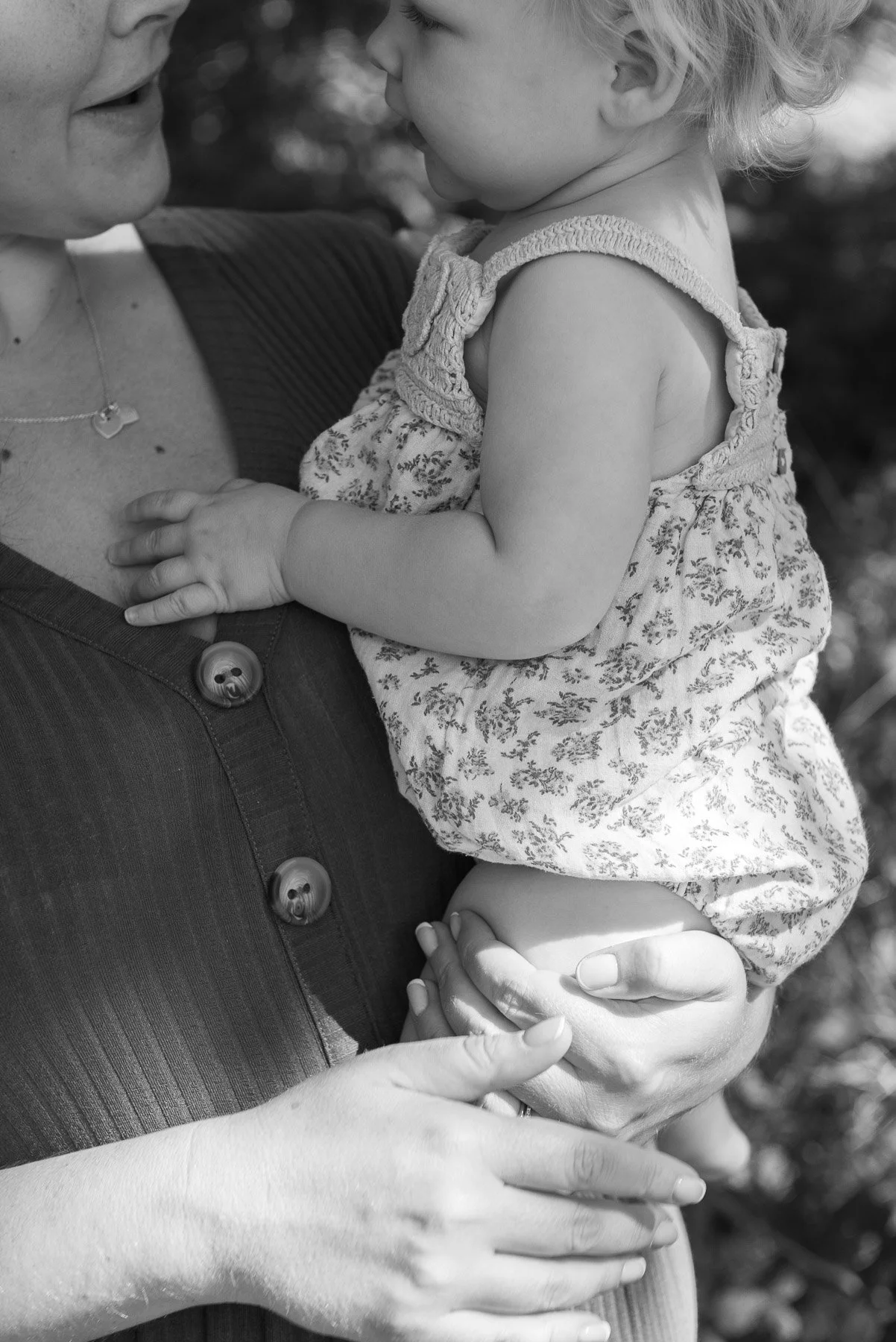 Holly-family-photography-sussex-outdoor-sessions-118.jpg