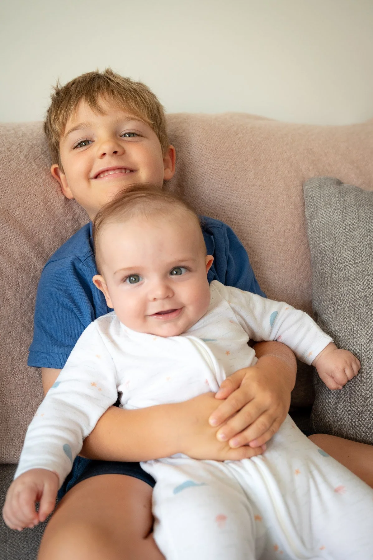 Rhiannon sibling-brother-baby-photography-horsham-west-sussex-3.jpg