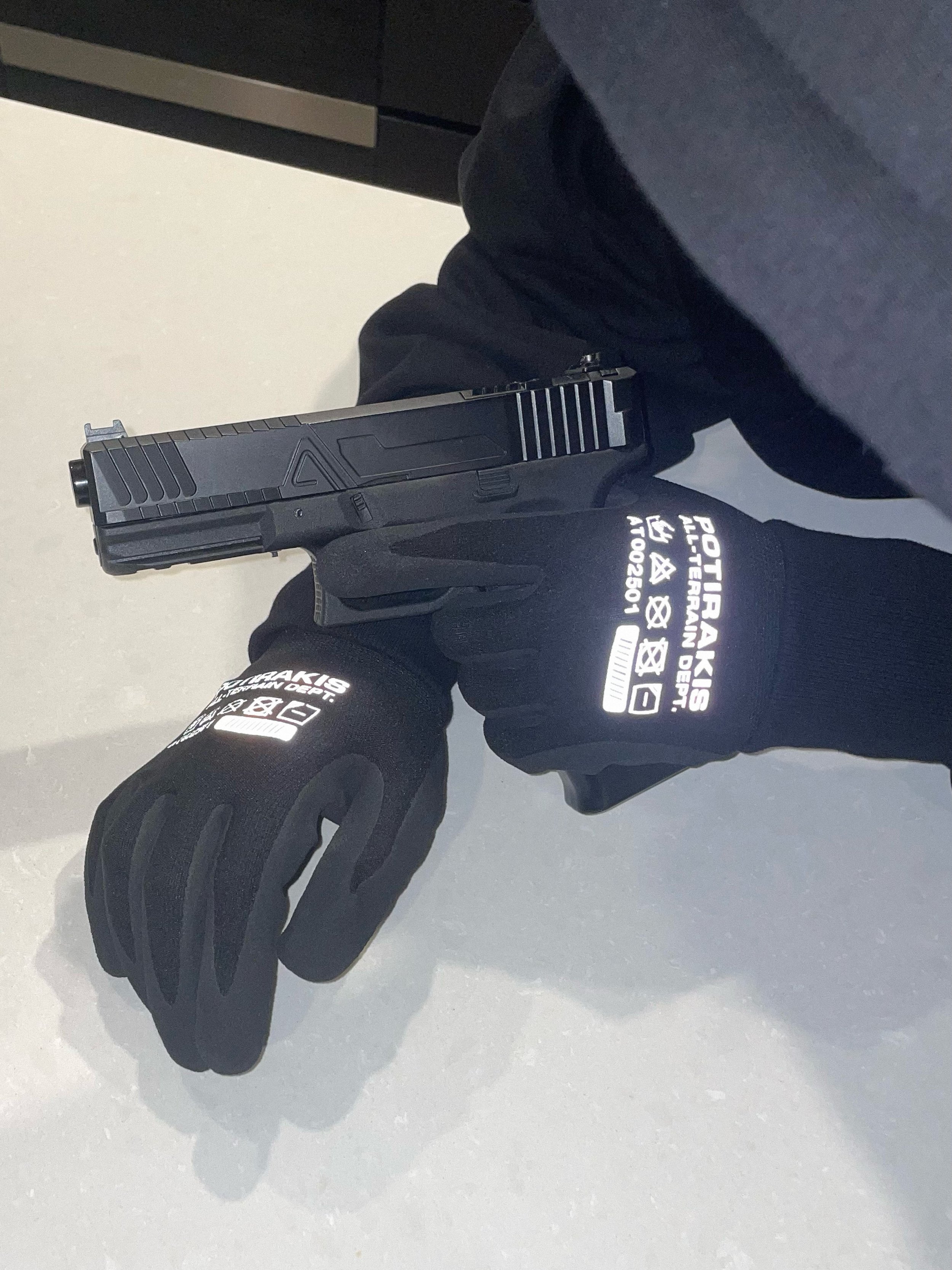 GLOVES NERF GUN.jpg