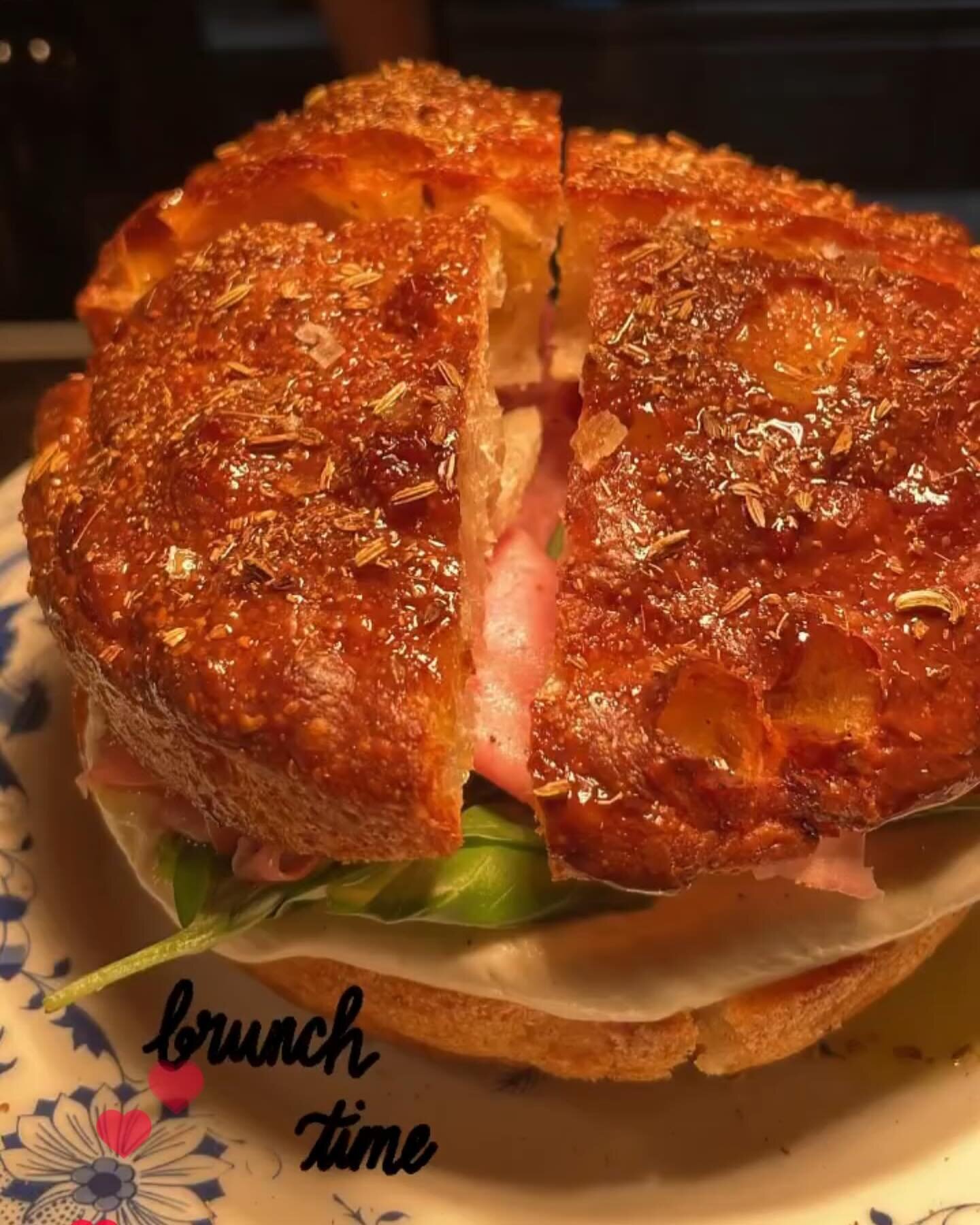 Lunchen &ouml;ppen hela veckan s&aring; bara att titta in eller boka bord