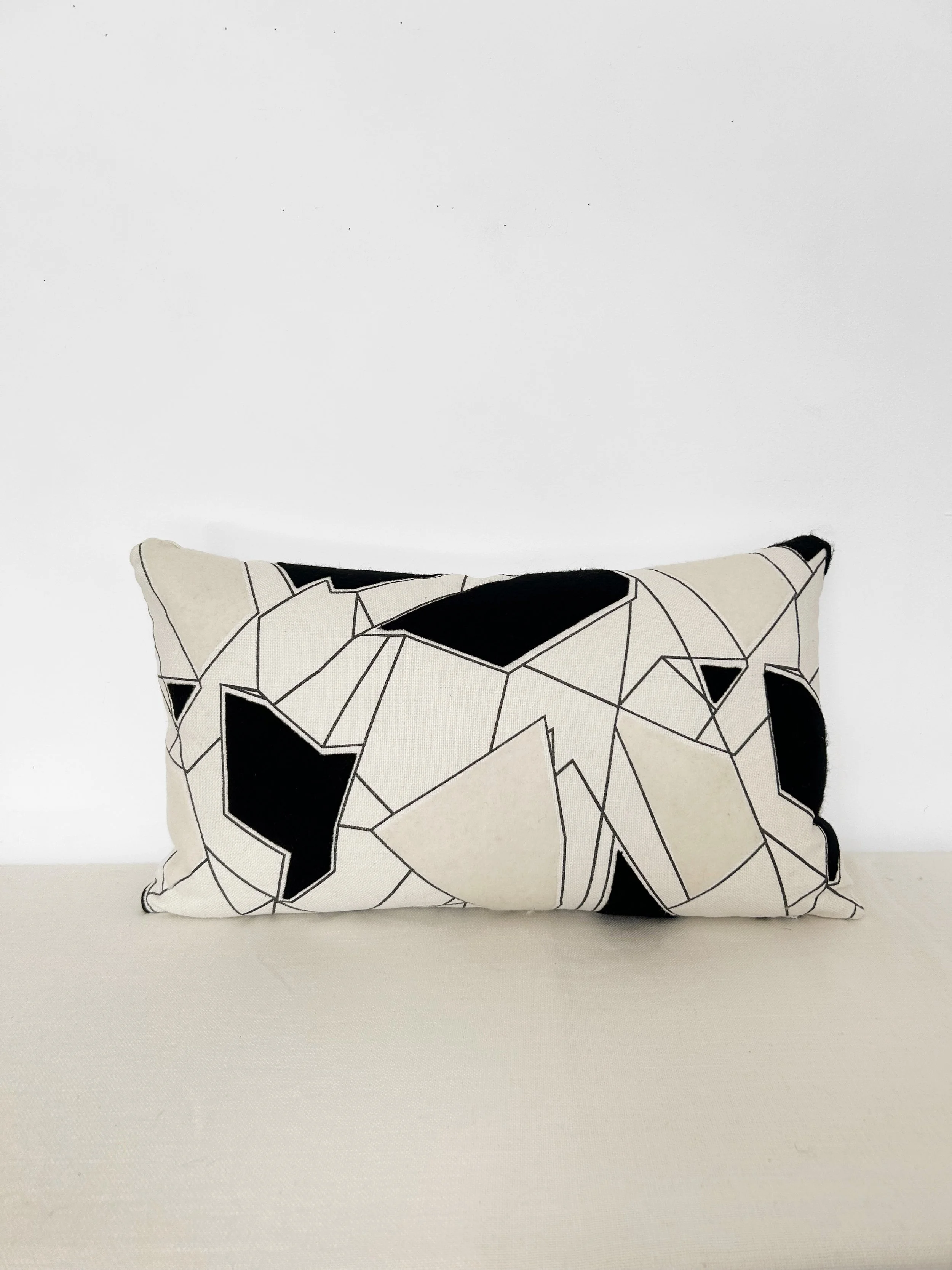 Angles_pillow_black_2.jpg